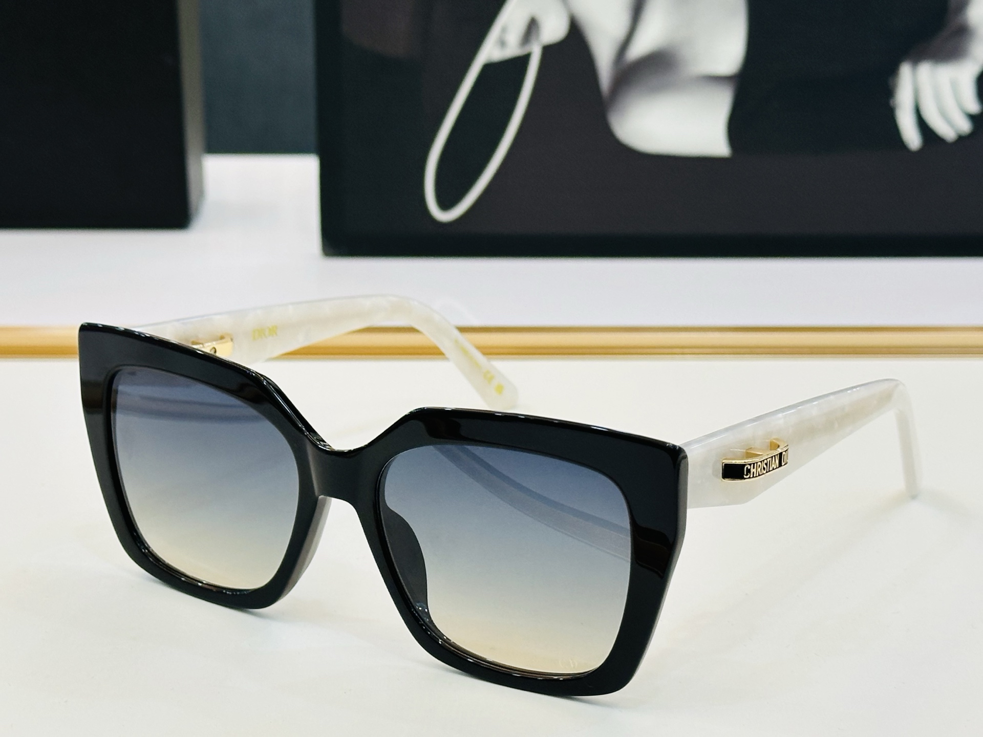 🔻🔻🔻DIO* CDICon S5I 迪家 Size：55口18-145  😎🔆。。搭配镜腿精致配饰 F