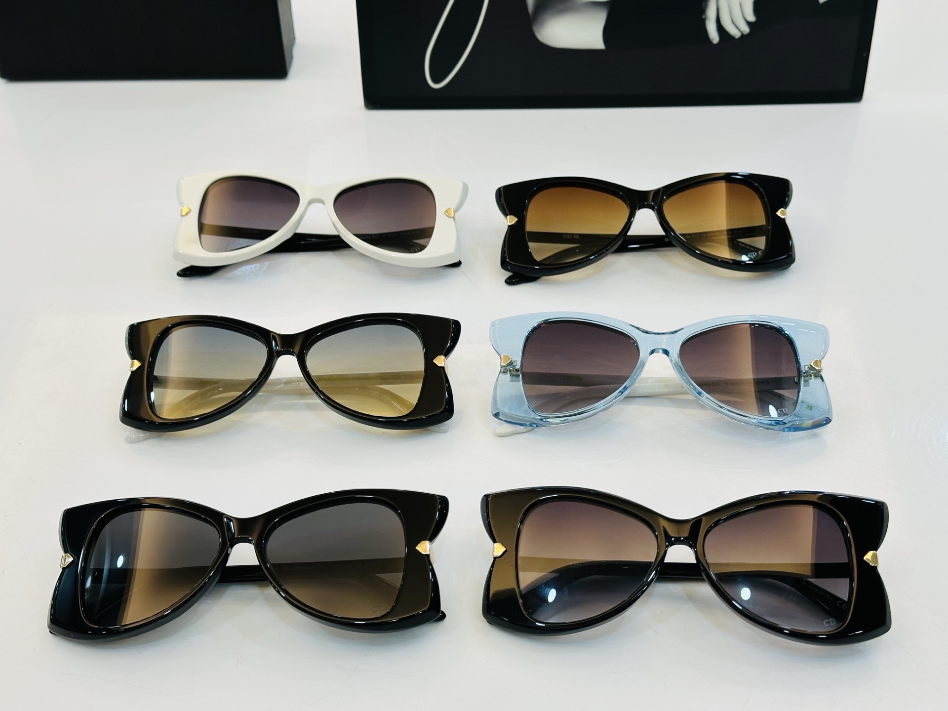 🔻🔻🔻DIO* CDICon S1I 迪家 Size：53口16-145  😎🔆。。搭配镜腿精致配饰 F