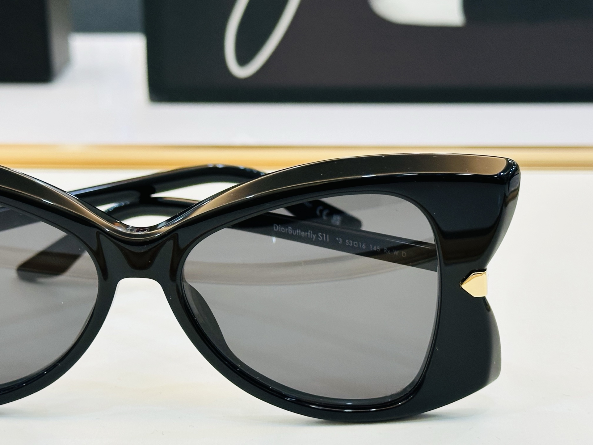 🔻🔻🔻DIO* CDICon S1I 迪家 Size：53口16-145  😎🔆。。搭配镜腿精致配饰 F