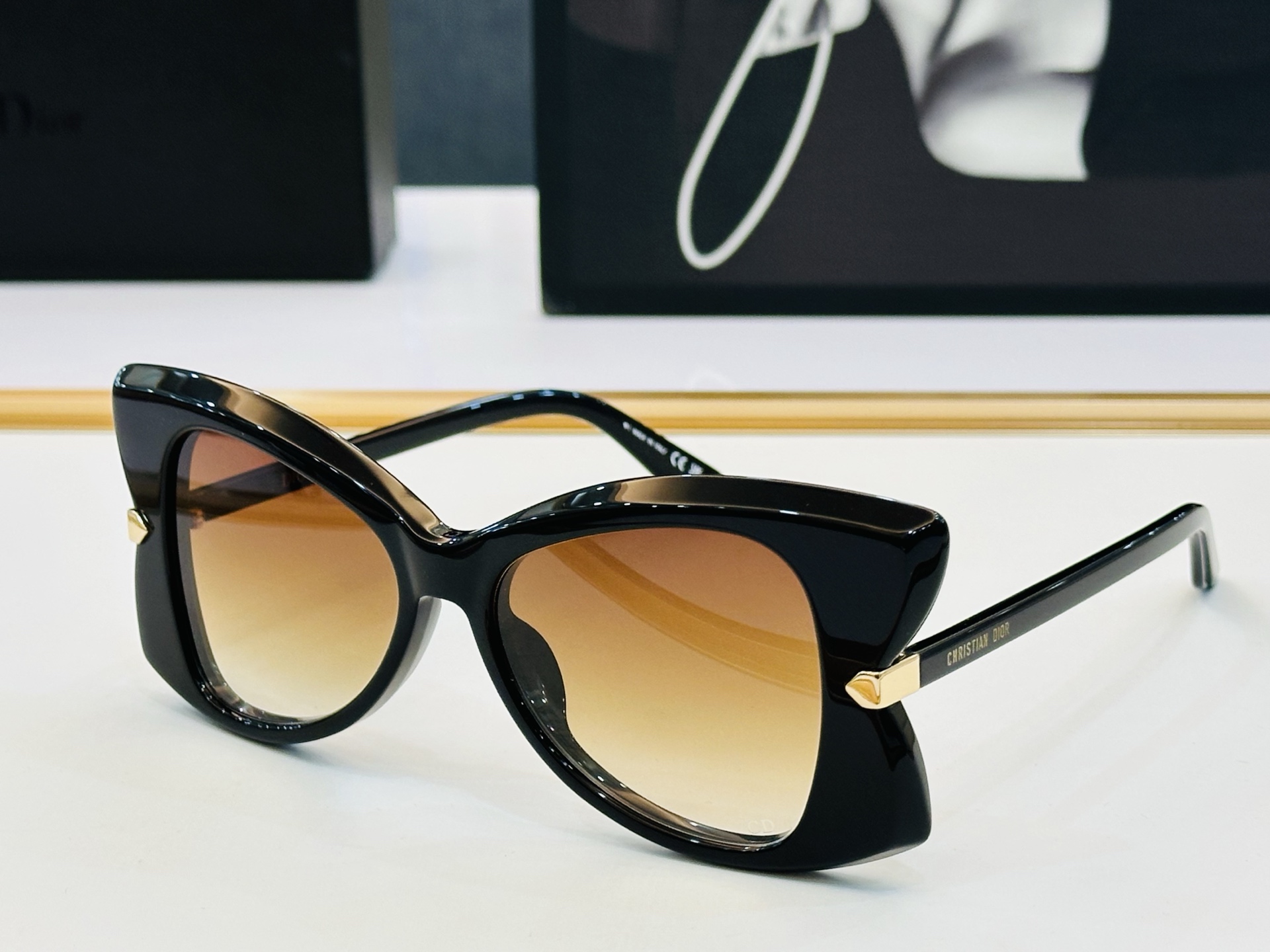 🔻🔻🔻DIO* CDICon S1I 迪家 Size：53口16-145  😎🔆。。搭配镜腿精致配饰 F