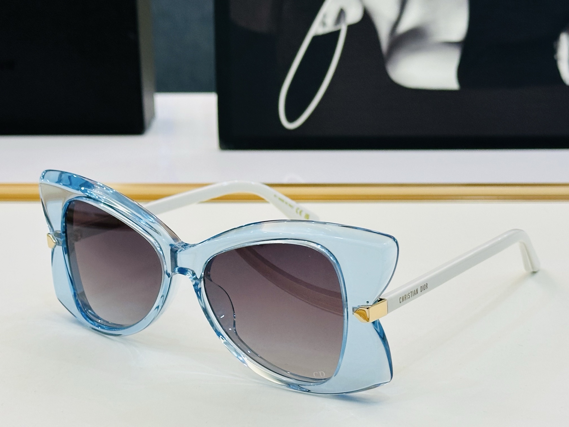 🔻🔻🔻DIO* CDICon S1I 迪家 Size：53口16-145  😎🔆。。搭配镜腿精致配饰 F