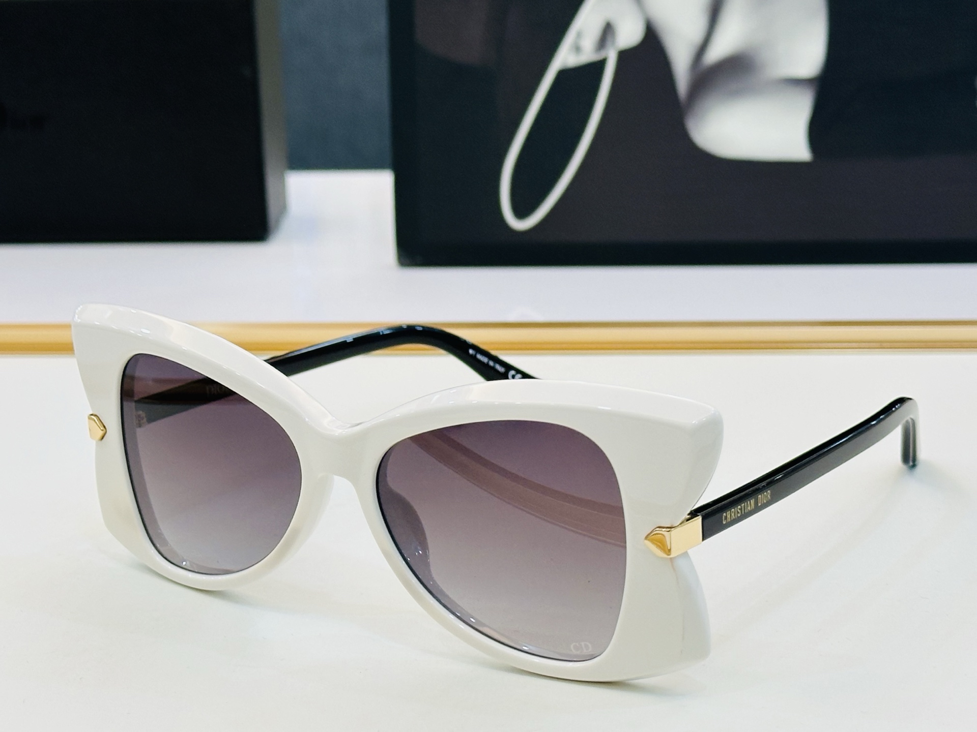 🔻🔻🔻DIO* CDICon S1I 迪家 Size：53口16-145  😎🔆。。搭配镜腿精致配饰 F