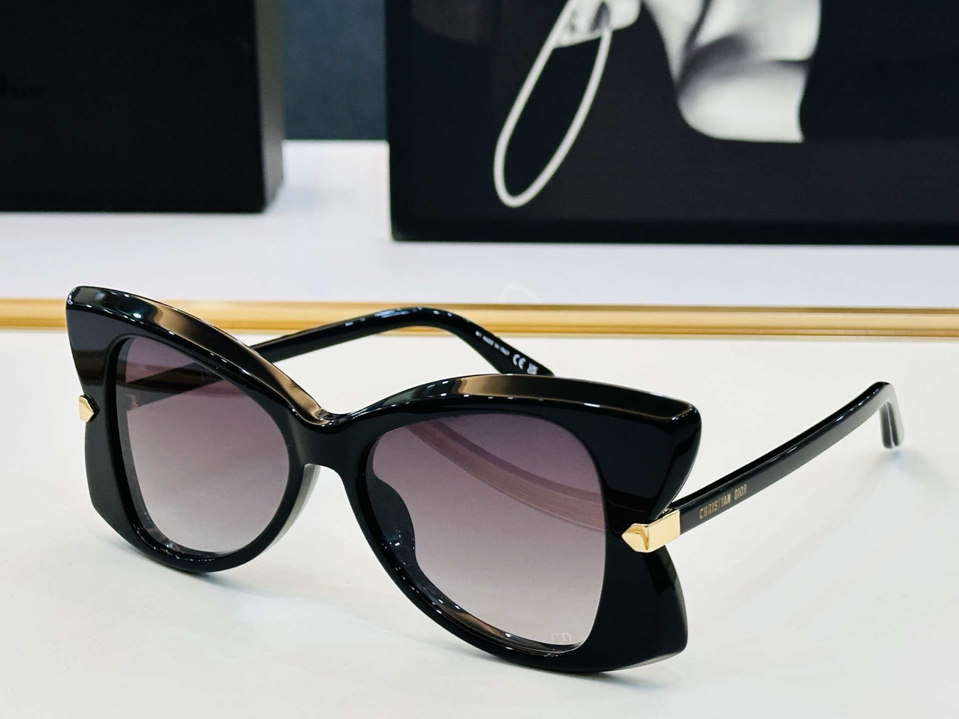 🔻🔻🔻DIO* CDICon S1I 迪家 Size：53口16-145  😎🔆。。搭配镜腿精致配饰 F