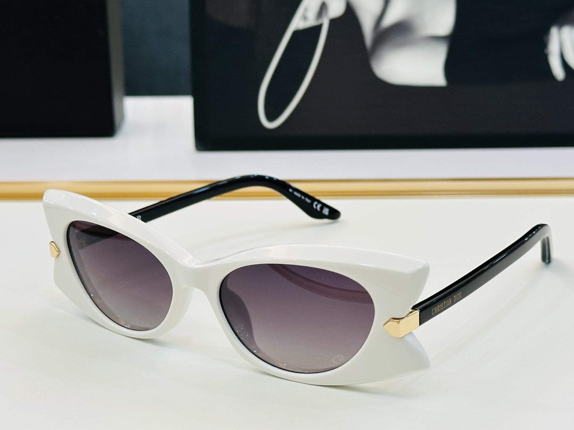 🔻🔻🔻DIO* CDICon S2I 迪家 Size：54口17-145  😎🔆。。搭配镜腿精致配饰 F