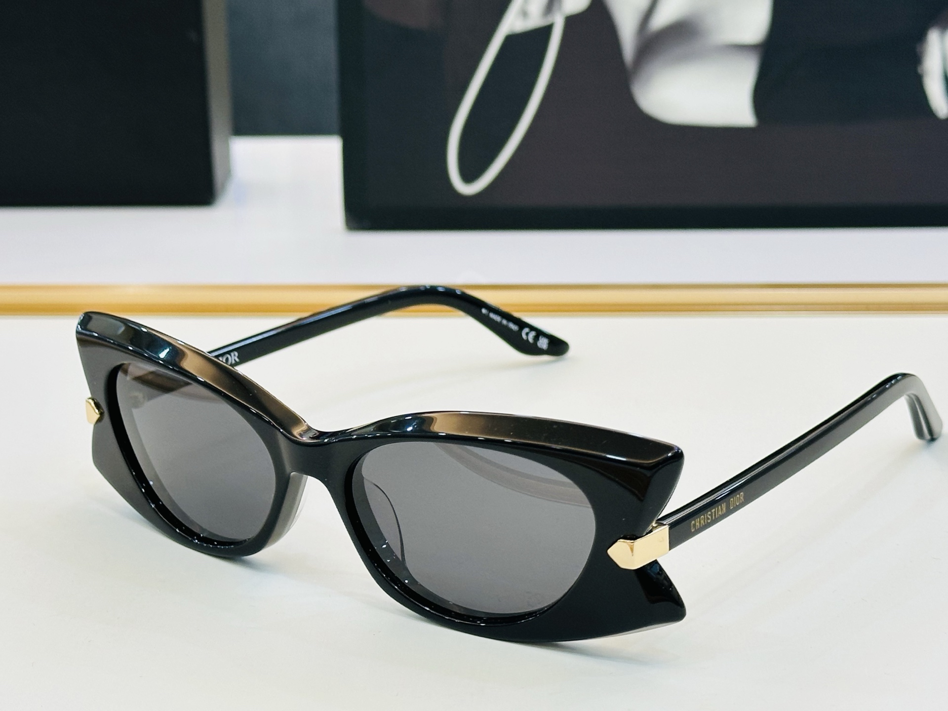 🔻🔻🔻DIO* CDICon S2I 迪家 Size：54口17-145  😎🔆。。搭配镜腿精致配饰 F