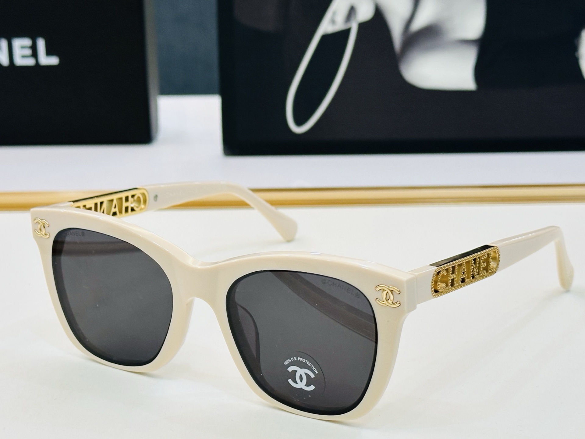 CHANE*香家  CH0774 SIZE：51口21-145 潮流爆款 太阳镜 😍😍立体感十足 高品质