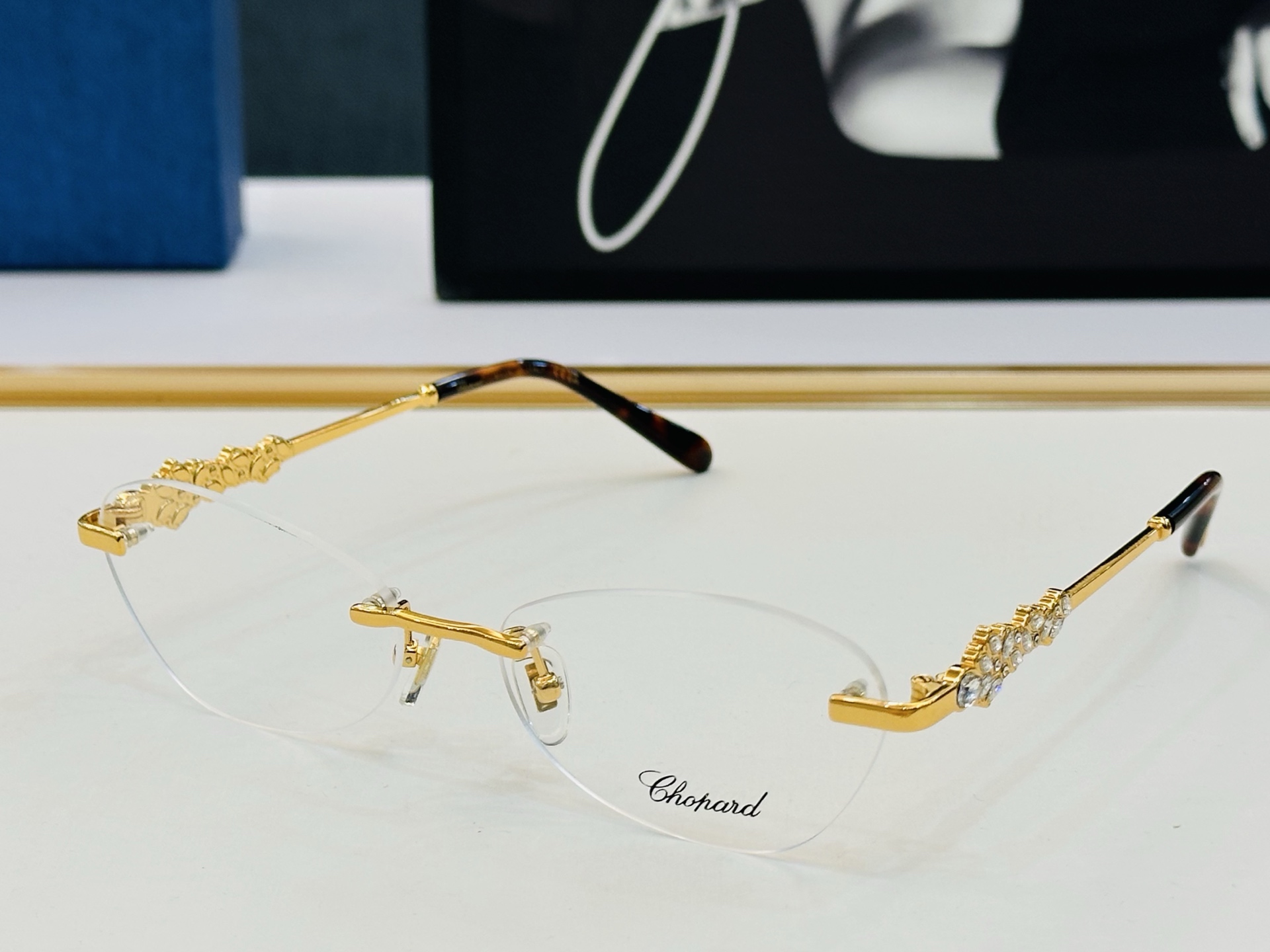 原版 ChoPard肖邦 MODEL SCHD965 Size：57口17-145 以现代时尚的设计风格