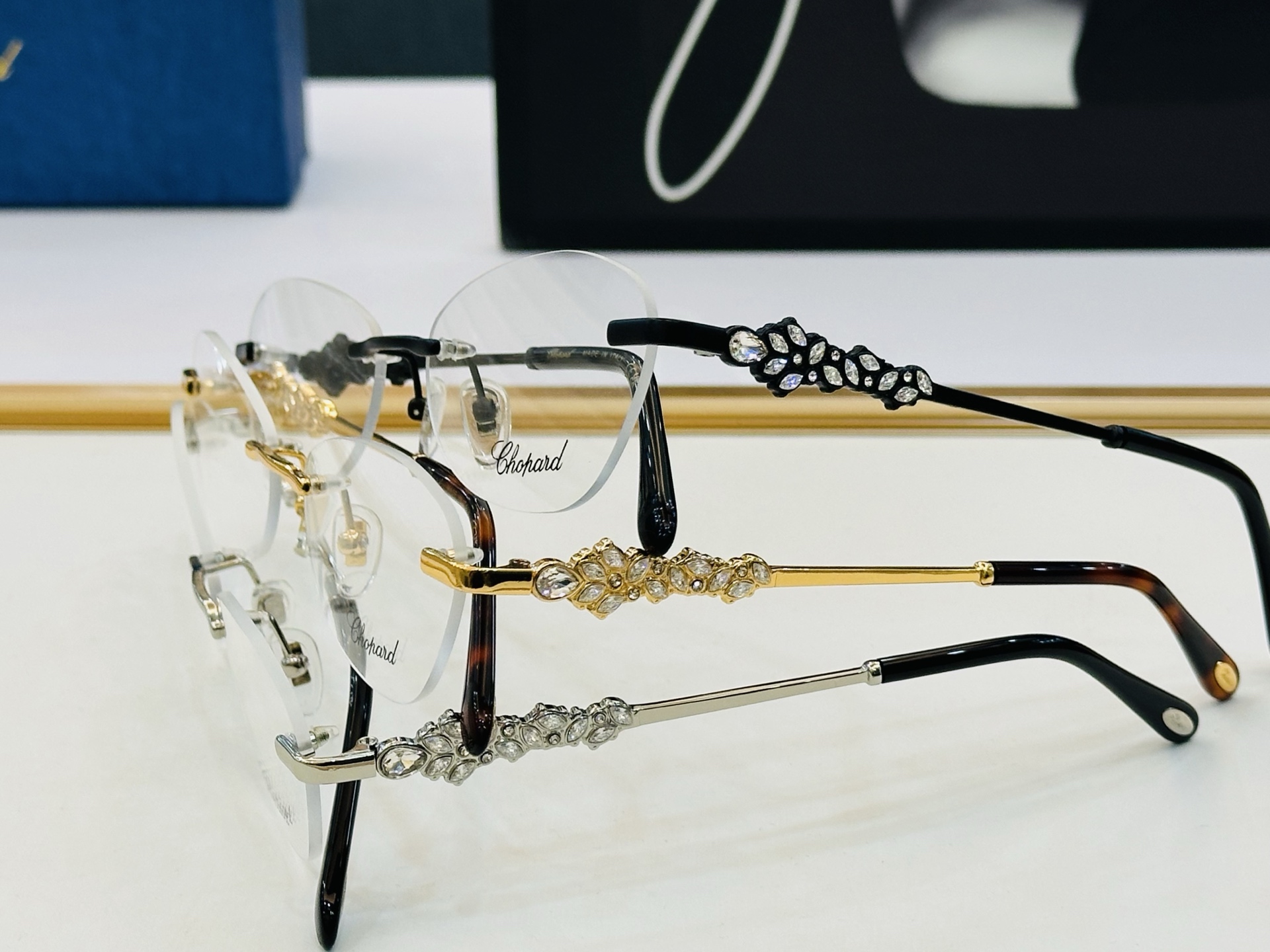 原版 ChoPard肖邦 MODEL SCHD965 Size：57口17-145 以现代时尚的设计风格