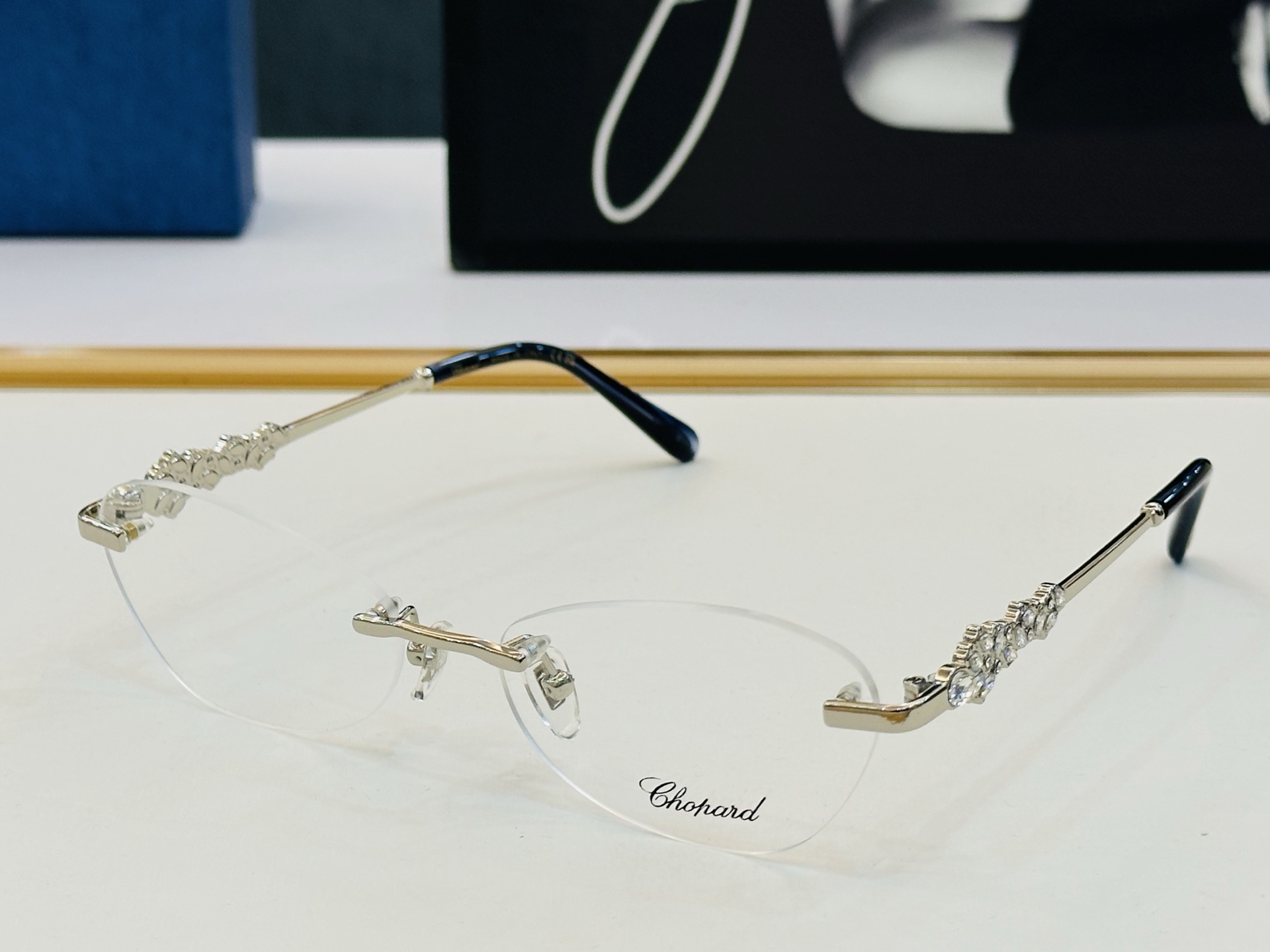 原版 ChoPard肖邦 MODEL SCHD965 Size：57口17-145 以现代时尚的设计风格