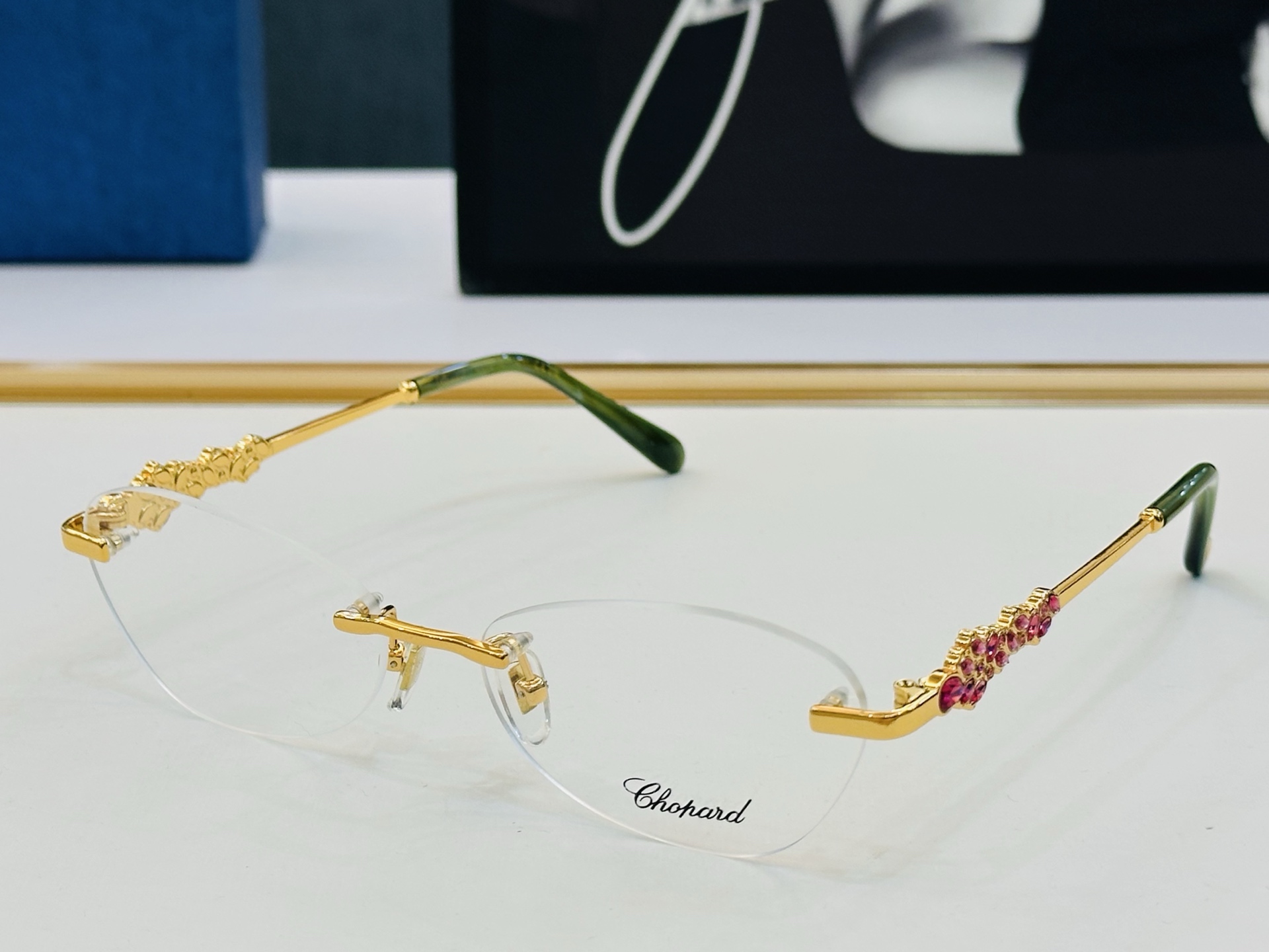 原版 ChoPard肖邦 MODEL SCHD965 Size：57口17-145 以现代时尚的设计风格