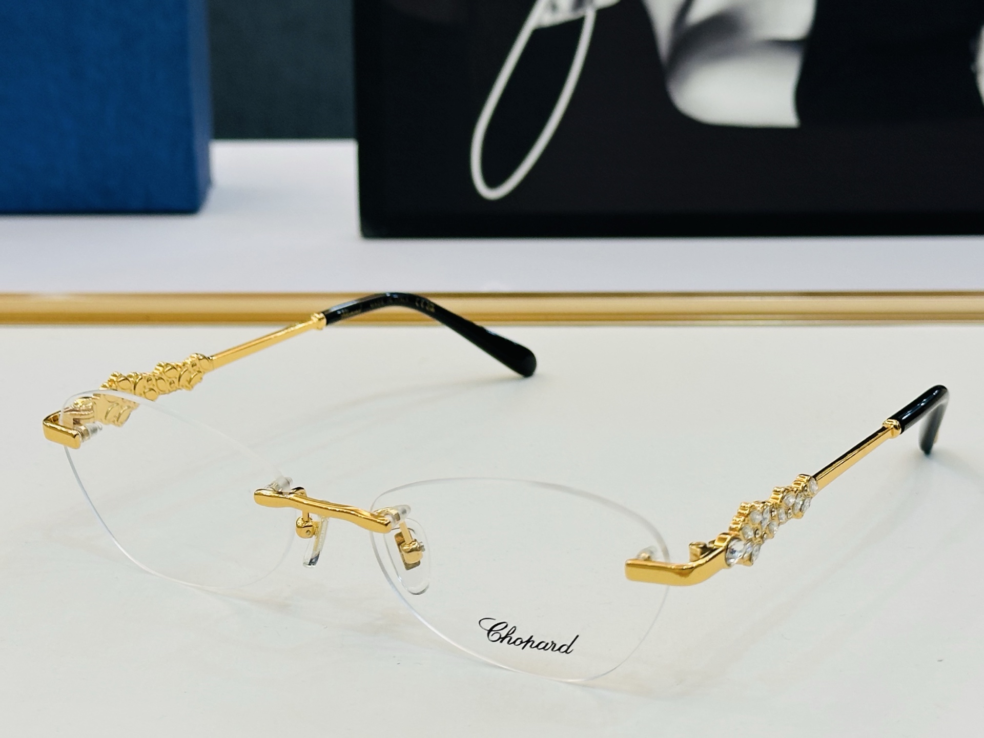 原版 ChoPard肖邦 MODEL SCHD965 Size：57口17-145 以现代时尚的设计风格