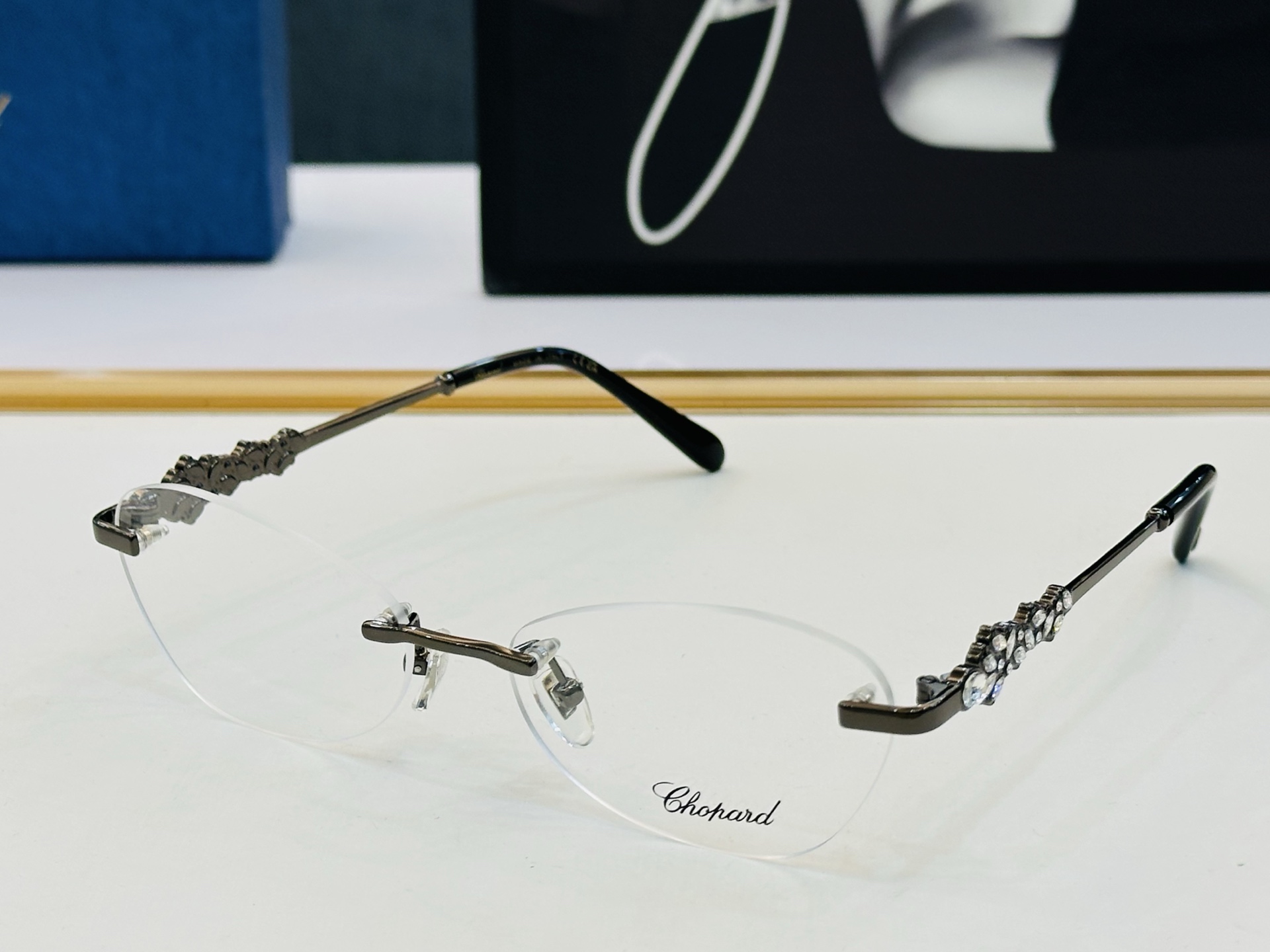 原版 ChoPard肖邦 MODEL SCHD965 Size：57口17-145 以现代时尚的设计风格