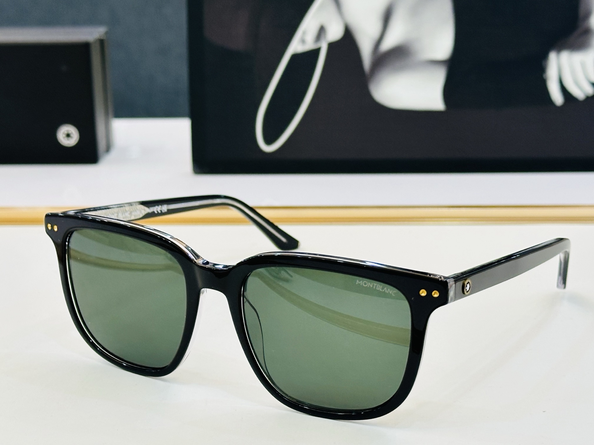 MB0258 Size：55口19-145 🌤万宝龙  非常能彰显一个人的品味品质做工稳实 L 太阳镜 