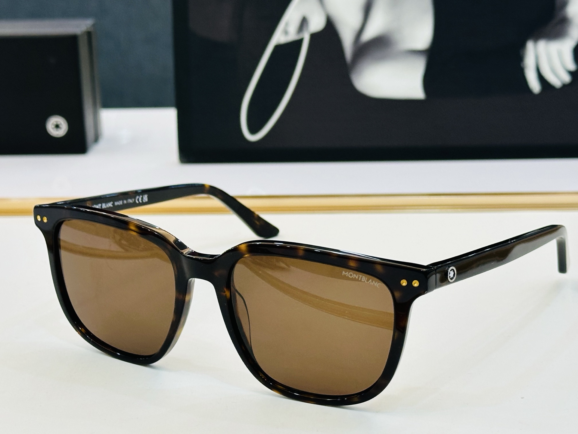 MB0258 Size：55口19-145 🌤万宝龙  非常能彰显一个人的品味品质做工稳实 L 太阳镜 