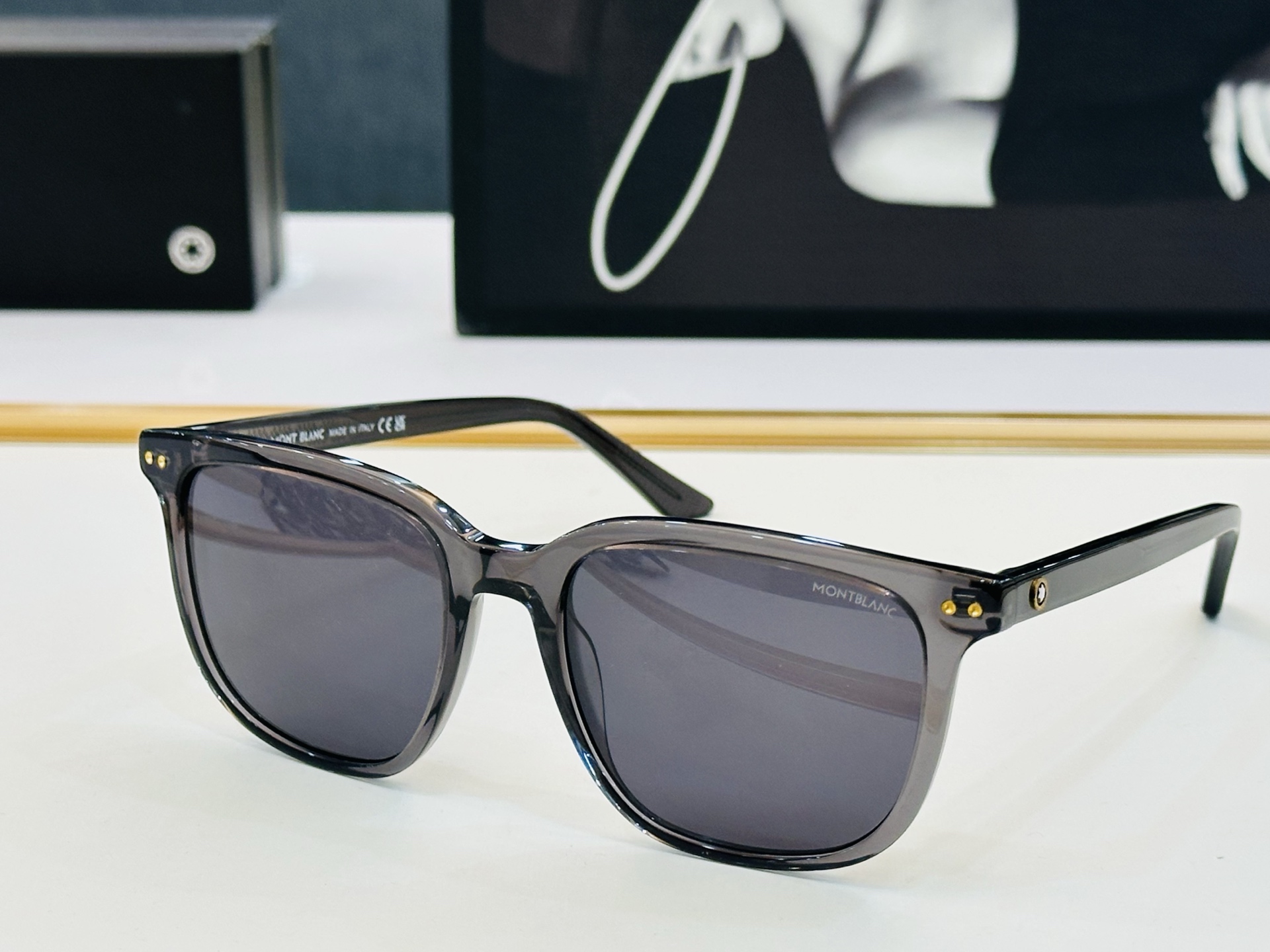 MB0258 Size：55口19-145 🌤万宝龙  非常能彰显一个人的品味品质做工稳实 L 太阳镜 