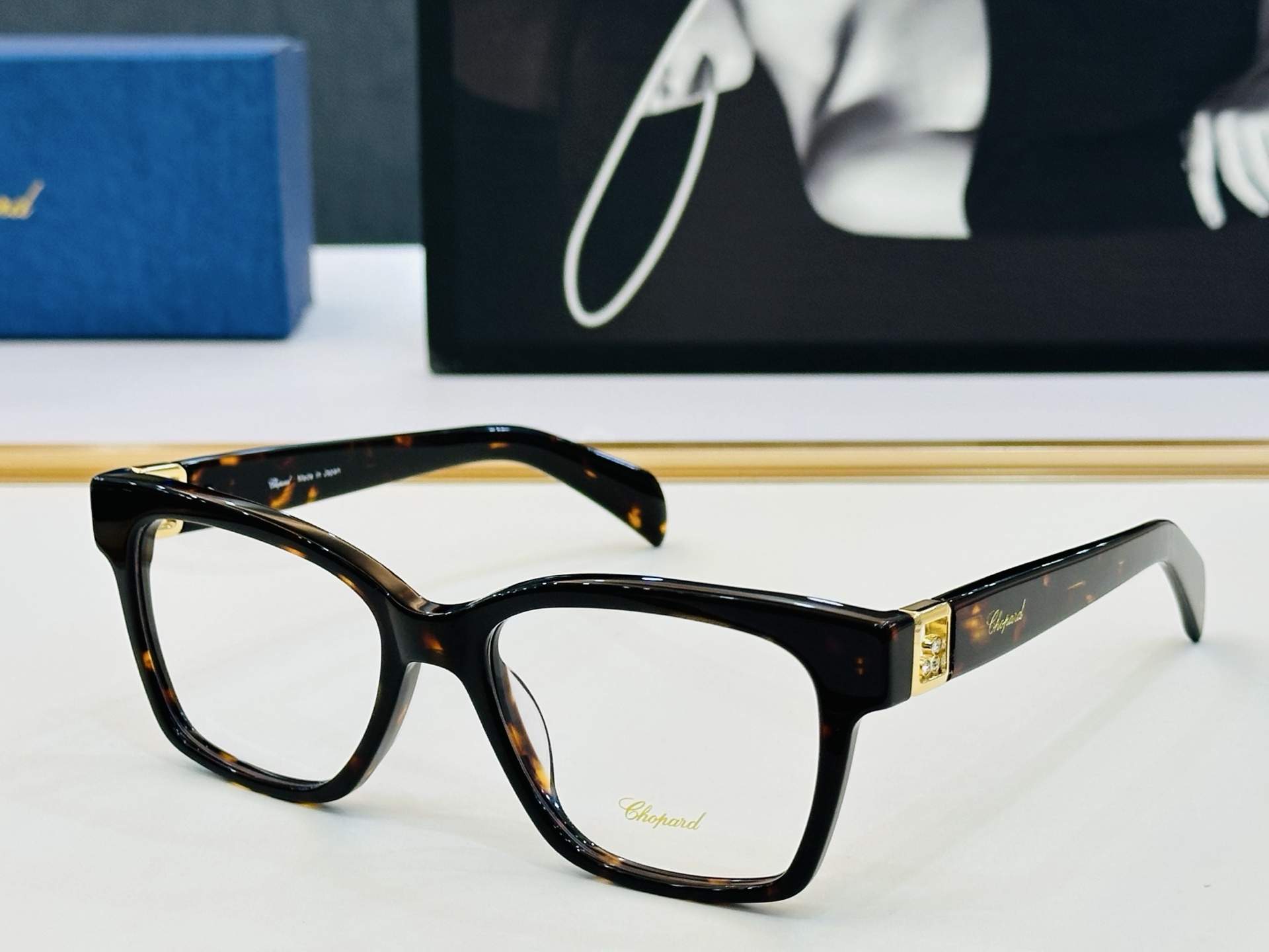 原版 ChoPard肖邦 MODEL VCH401S Size：54口18-145 以现代时尚的设计风格