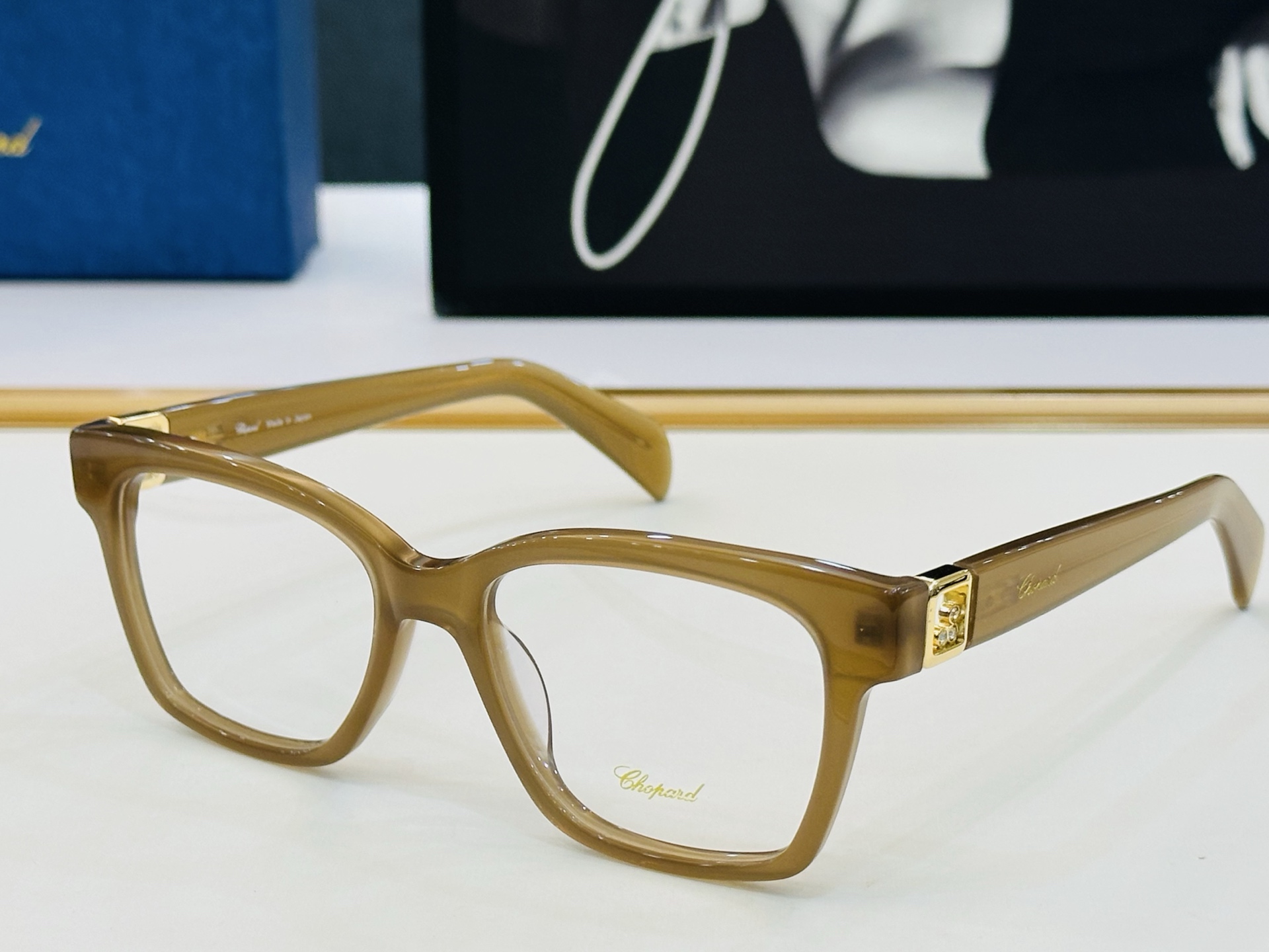 原版 ChoPard肖邦 MODEL VCH401S Size：54口18-145 以现代时尚的设计风格