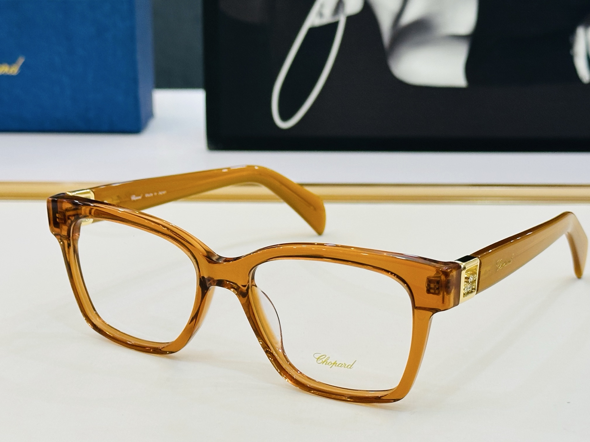 原版 ChoPard肖邦 MODEL VCH401S Size：54口18-145 以现代时尚的设计风格