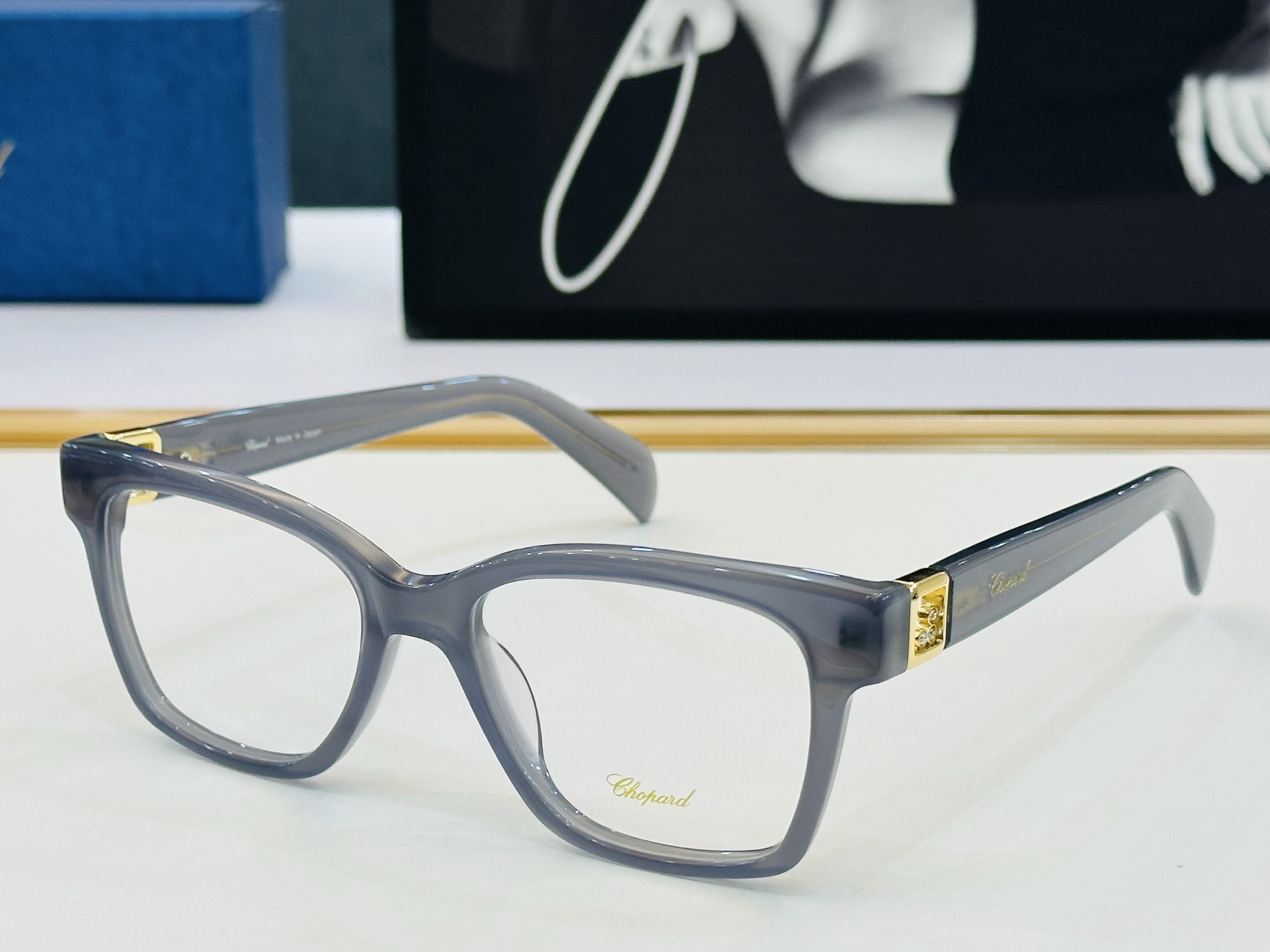 原版 ChoPard肖邦 MODEL VCH401S Size：54口18-145 以现代时尚的设计风格