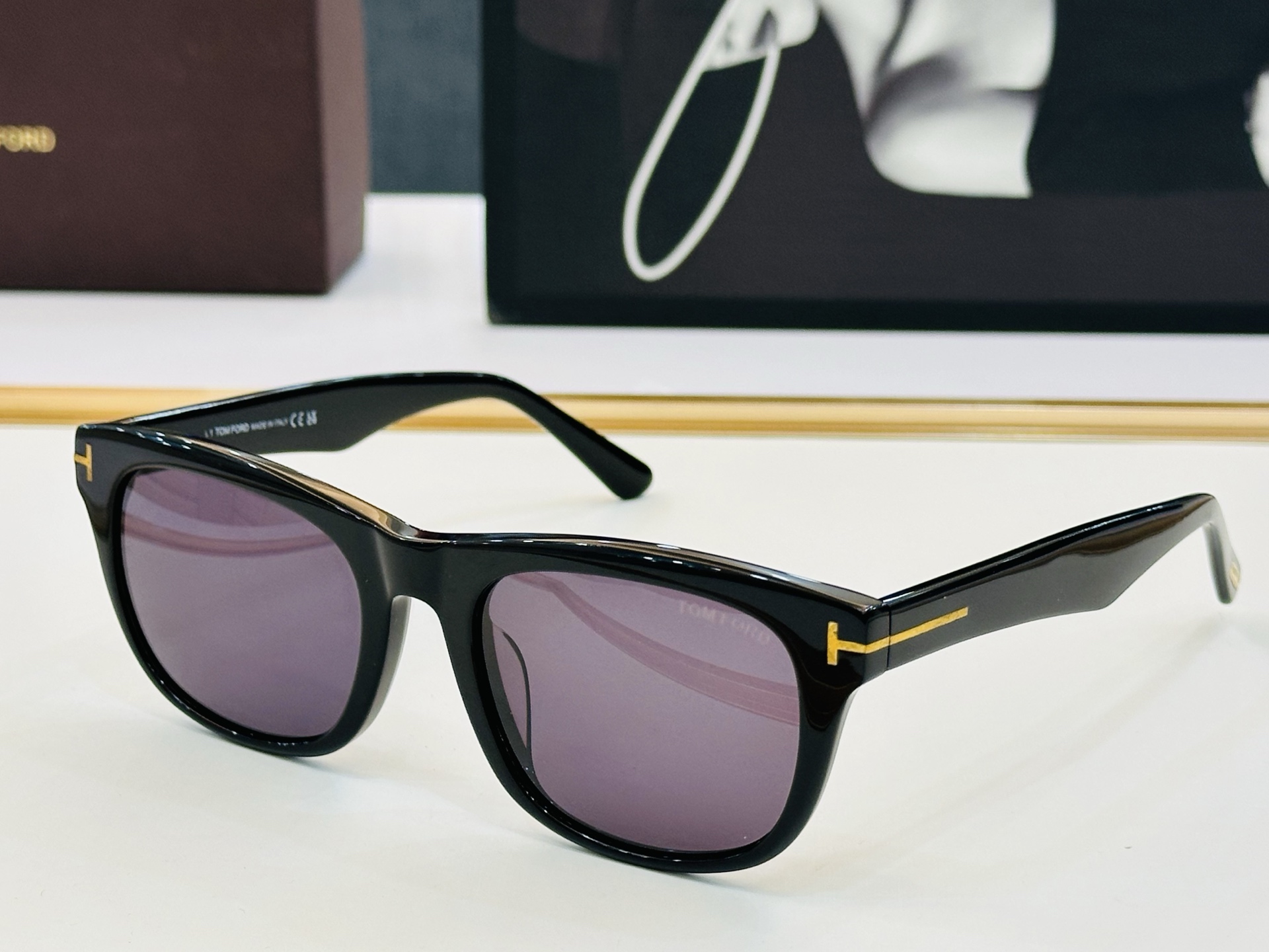 NO:372029,TOM FOR* Tom's official website new FT1076 Size54 22-145 Classic fashion L adopts the most popular color glasses, sunglasses, sunglasses, glasses, tom ford19860909TOM FOR* 汤姆家 官网新款 FT1076 Size54口22-145 经典时尚 L采用时下最流行片色 眼镜墨镜太阳镜,眼镜,tom ford,glasses