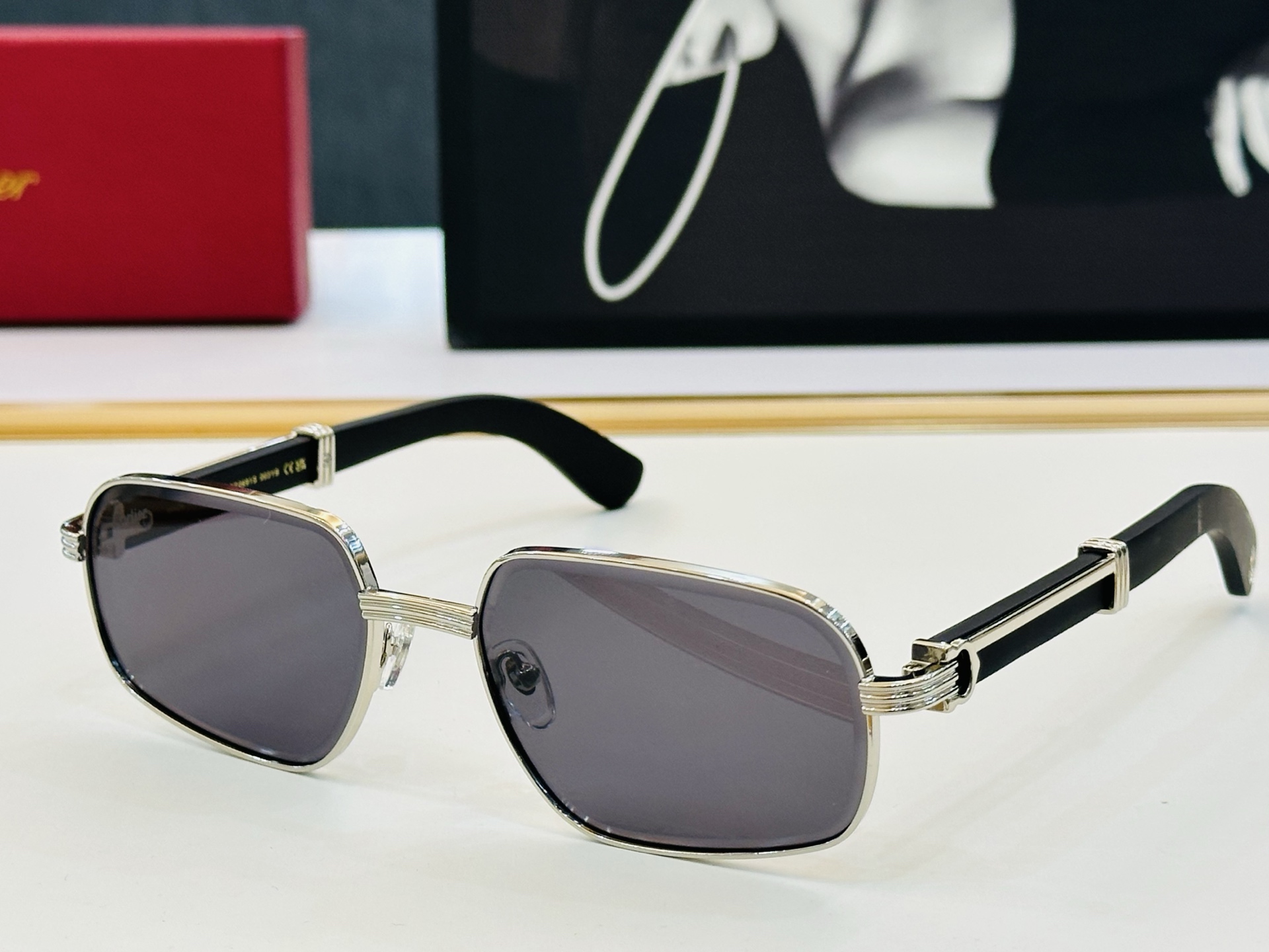 NO:372048,Original Cartie* Kajia Official Website Classic Sunglasses CT0691S Size59-Port 18- Exquisite Electroplating craftsmanship J is very elegant when worn!  glasses sunglasses sunglasses, glasses, cartier19860909原版Cartie* 卡家 官网经典款 太阳镜 CT0691S Size59口18- 电镀工艺精湛大牌品 J戴起来气质十足！ 眼镜墨镜太阳镜,眼镜,cartier,glasses