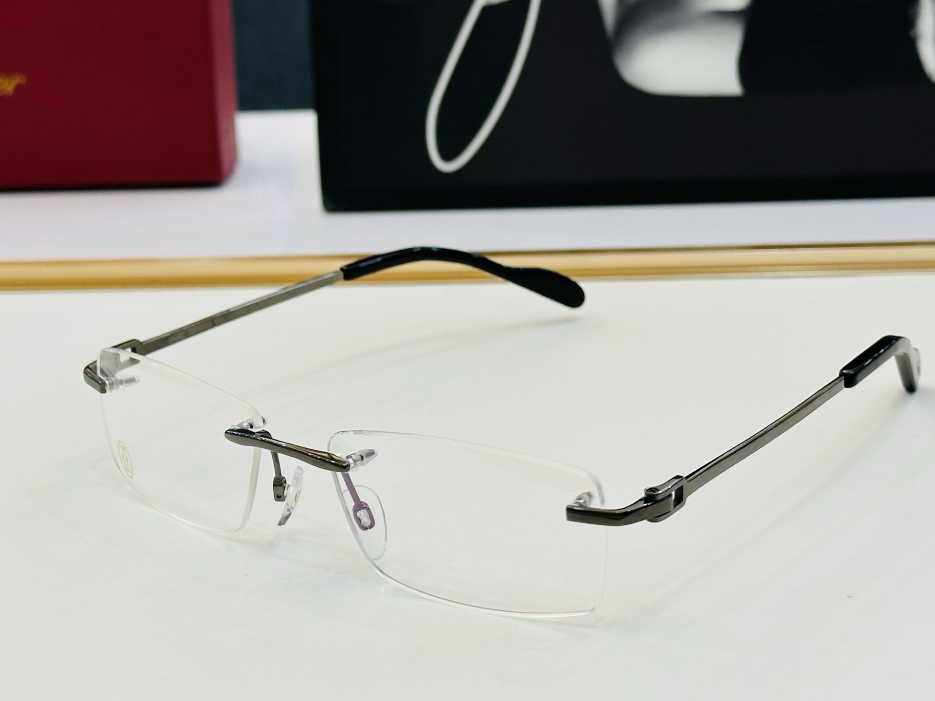 NO:372067,Original Cartie* Kajia Official website classic sunglasses CT3139988 Size57 port 18-140 Exquisite electroplating technology L is very elegant when worn Glasses sunglasses, sunglasses, glasses, cartier19860909原版Cartie* 卡家 官网经典款 太阳镜 CT3139988 Size57口18-140 电镀工艺精湛大牌品 L戴起来气质十足 眼镜墨镜太阳镜,眼镜,cartier,glasses