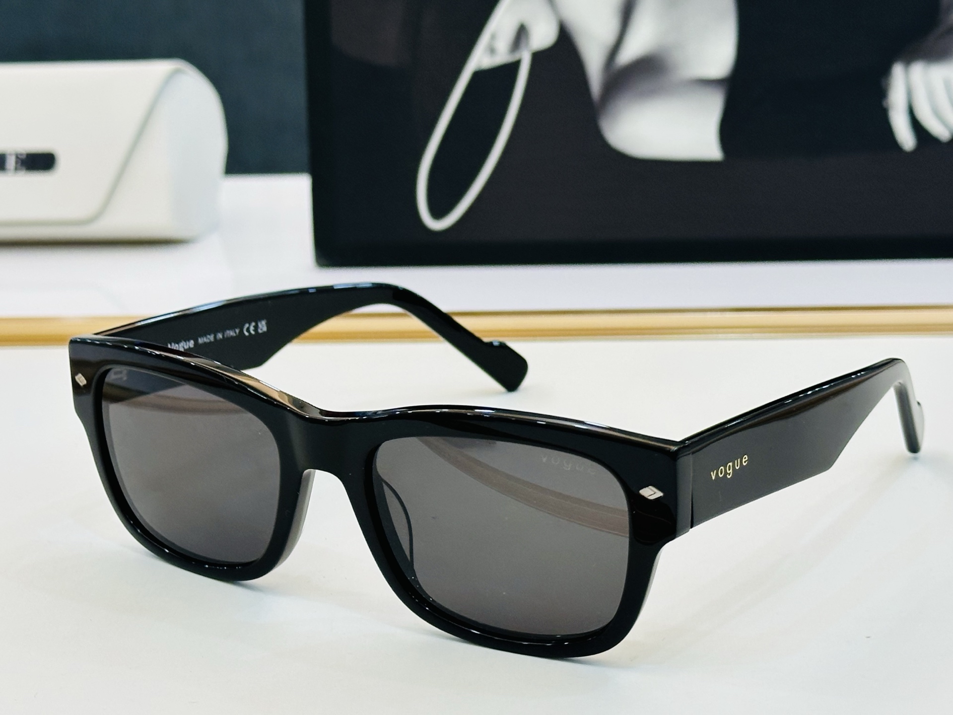 NO:372099,VO5530S Size55 port 20-145 High quality L quality Sunglasses Glasses Sunglasses Sunglasses, glasses19860909VO5530S Size55口20-145 高品质 L品质优良 太阳镜 眼镜墨镜太阳镜,眼镜,glasses