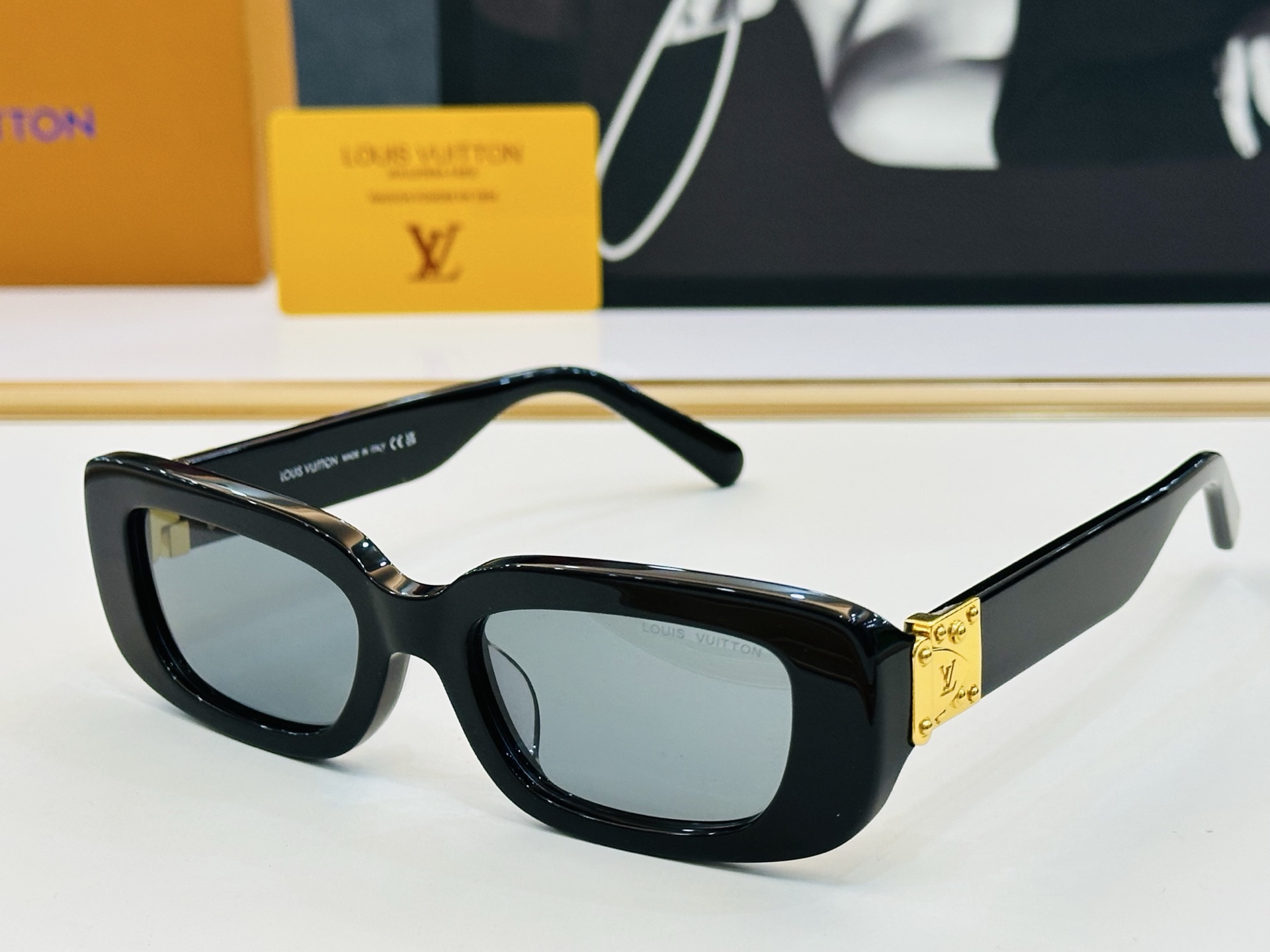 NO:372104,Louis Z3007E Size51 19-140 Vibrant Shows unique personality Shows you atmospheric F High quality Glasses Sunglasses, Glasses, louis vuitton19860909路易家 Z3007E Size51口19-140 充满活力的 展现独特个性展现大气的你 F高品质 眼镜墨镜太阳镜,眼镜,louis vuitton,glasses