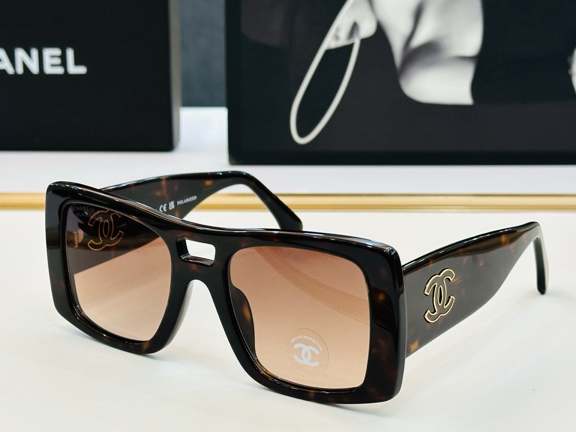 CHANE*香家  CH5539 SIZE：53口21-140     潮流爆款 太阳镜 😍😍高品质 佩