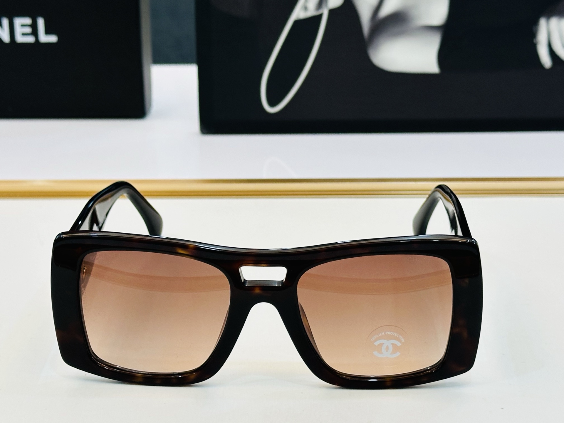 CHANE*香家  CH5539 SIZE：53口21-140     潮流爆款 太阳镜 😍😍高品质 佩