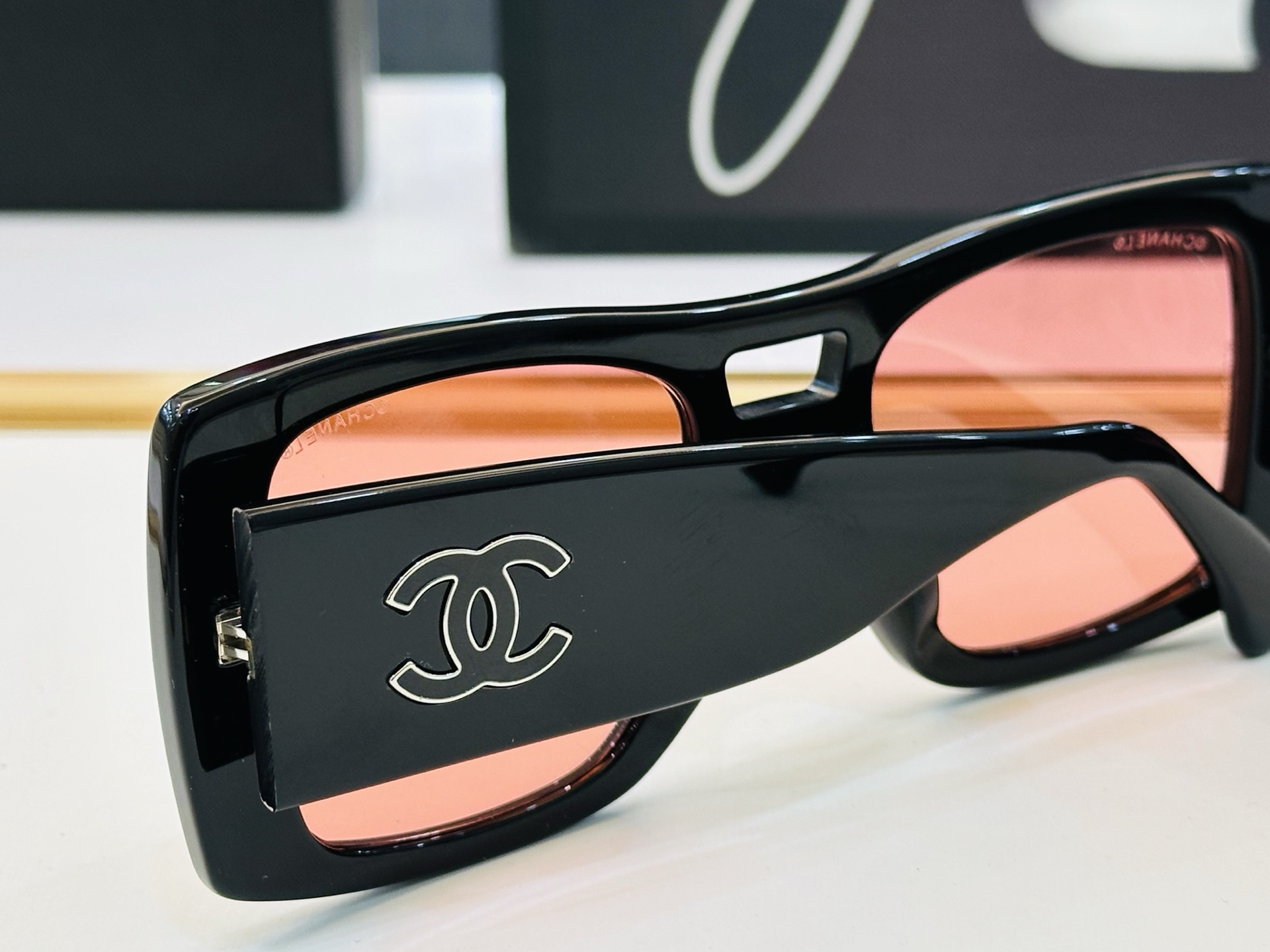 CHANE*香家  CH5539 SIZE：53口21-140     潮流爆款 太阳镜 😍😍高品质 佩