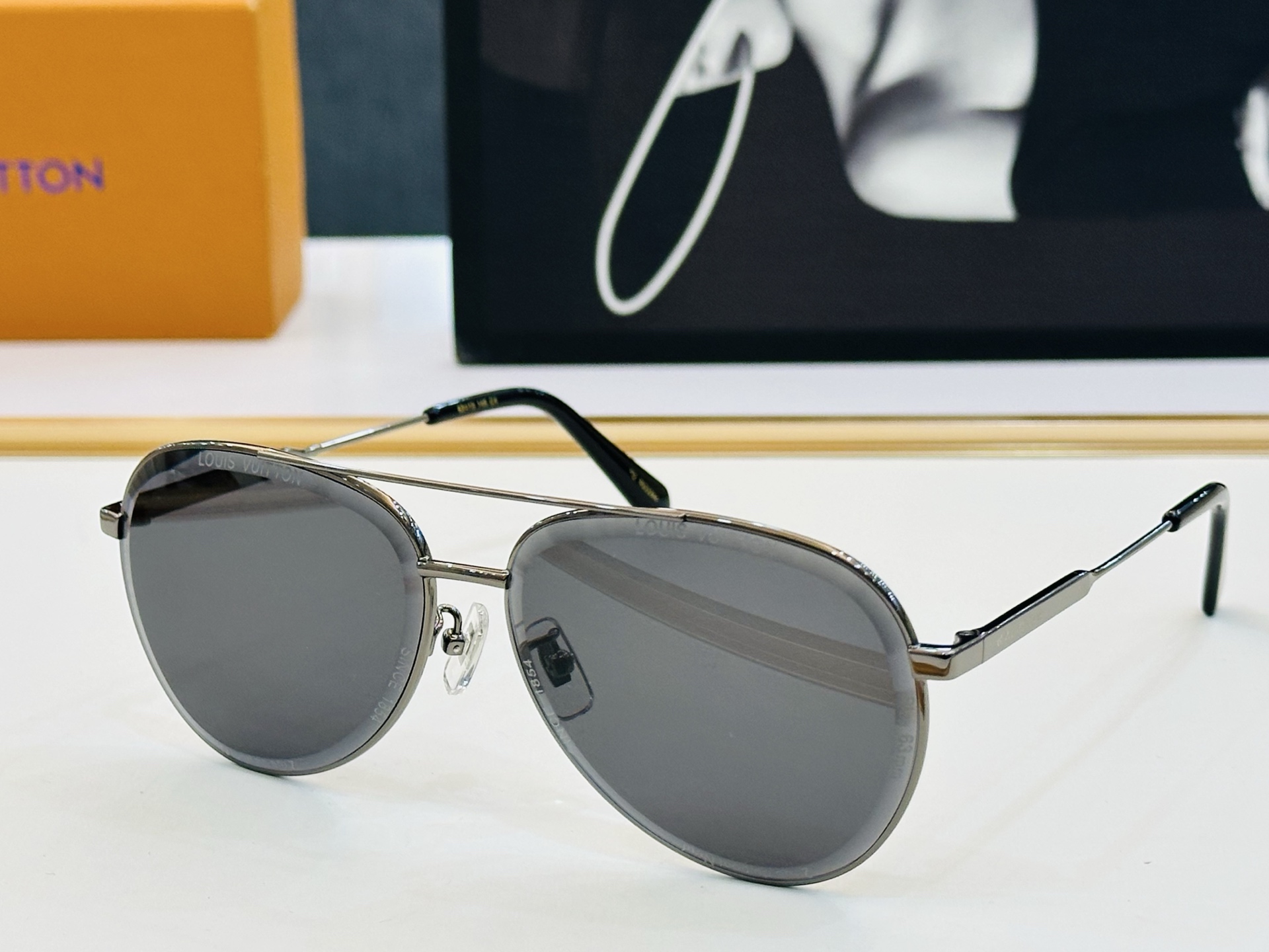 路易家 LOUIS *VUITON 原单高品质 Model Z2625U 高端货 Size：63口13-