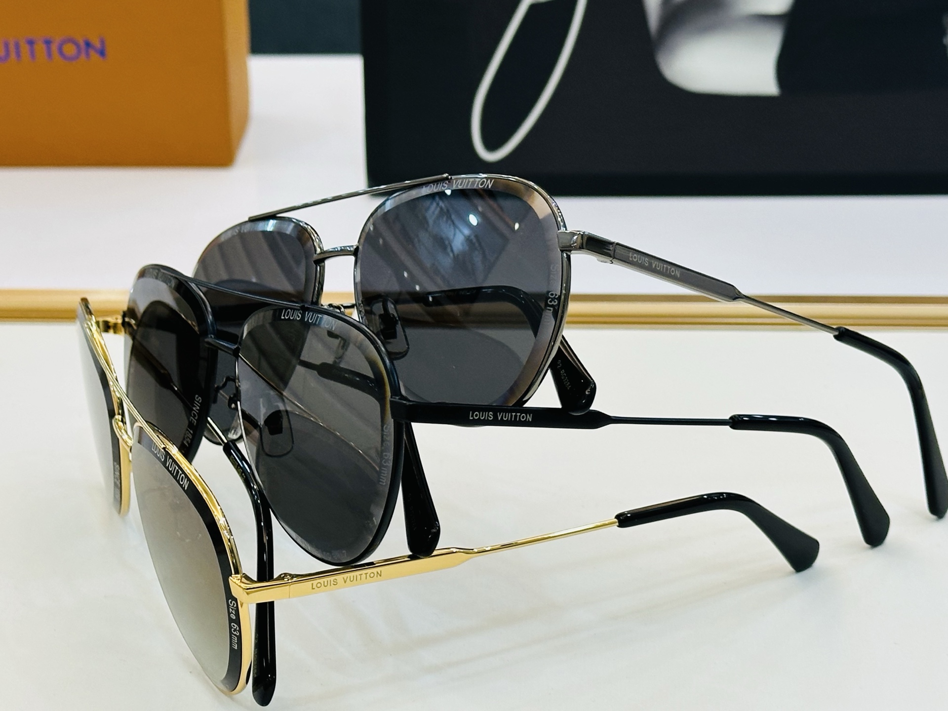 路易家 LOUIS *VUITON 原单高品质 Model Z2625U 高端货 Size：63口13-