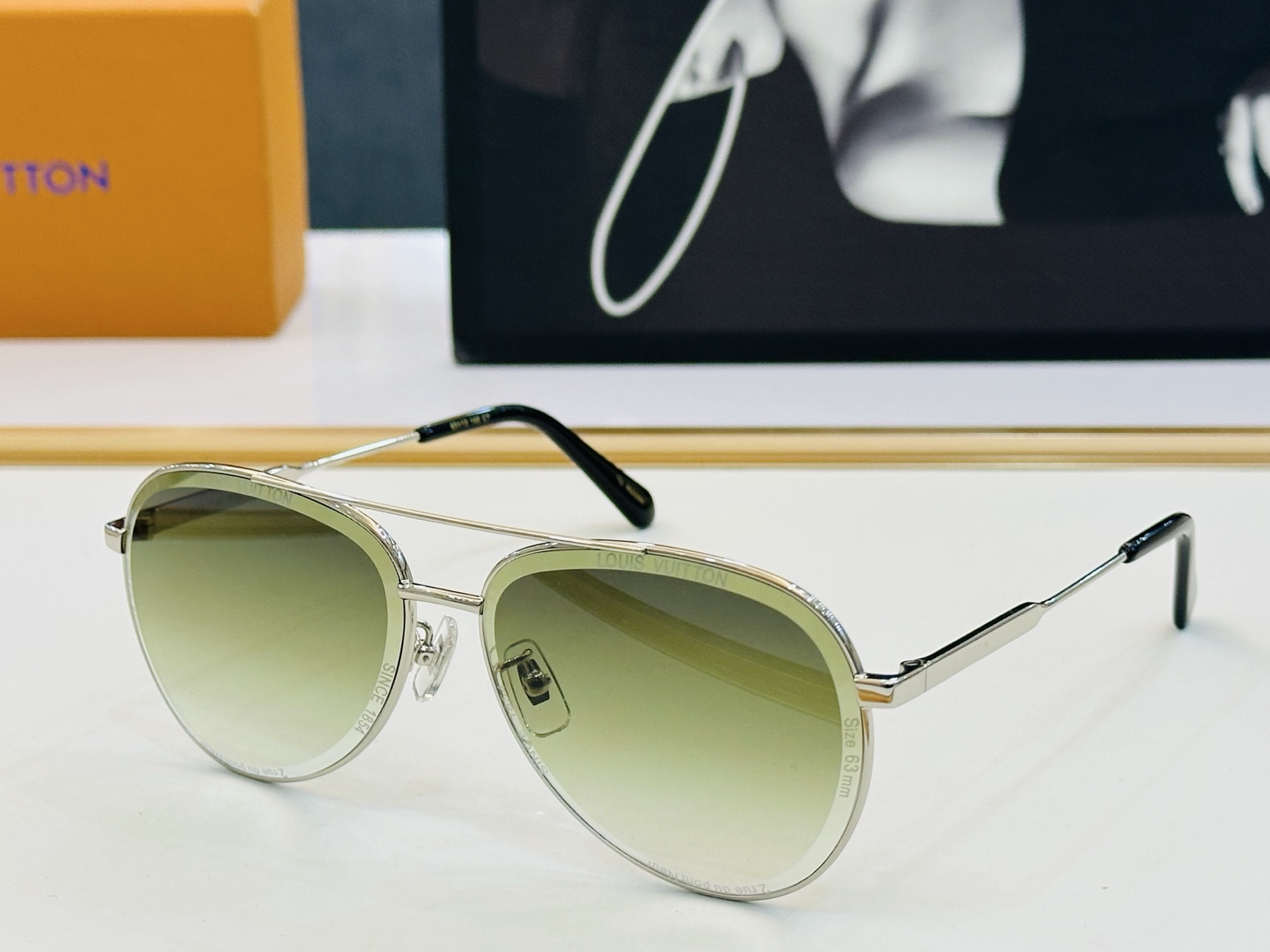 路易家 LOUIS *VUITON 原单高品质 Model Z2625U 高端货 Size：63口13-