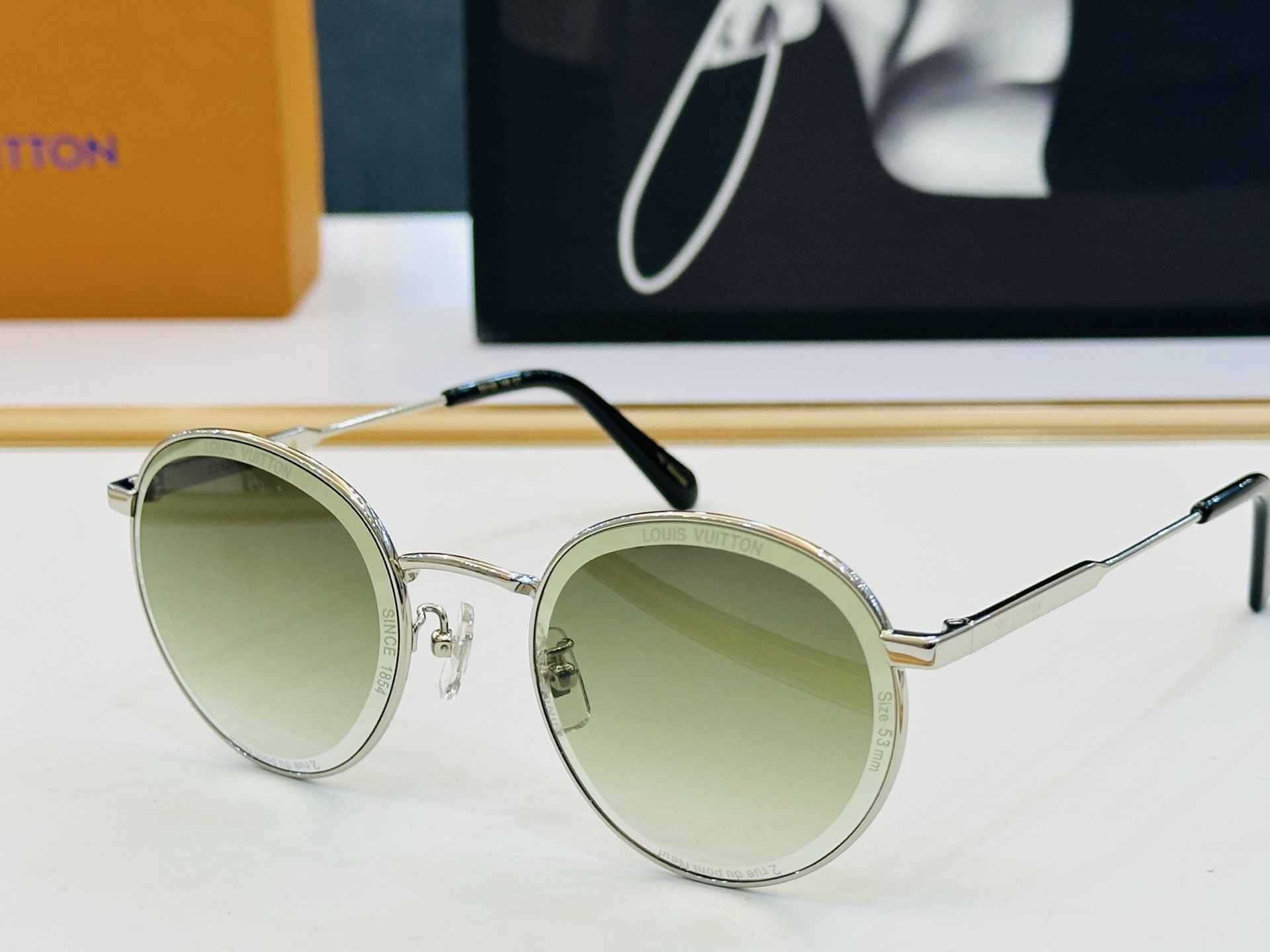 路易家 LOUIS *VUITON 原单高品质 Model Z2626U 高端货 Size：53口20-