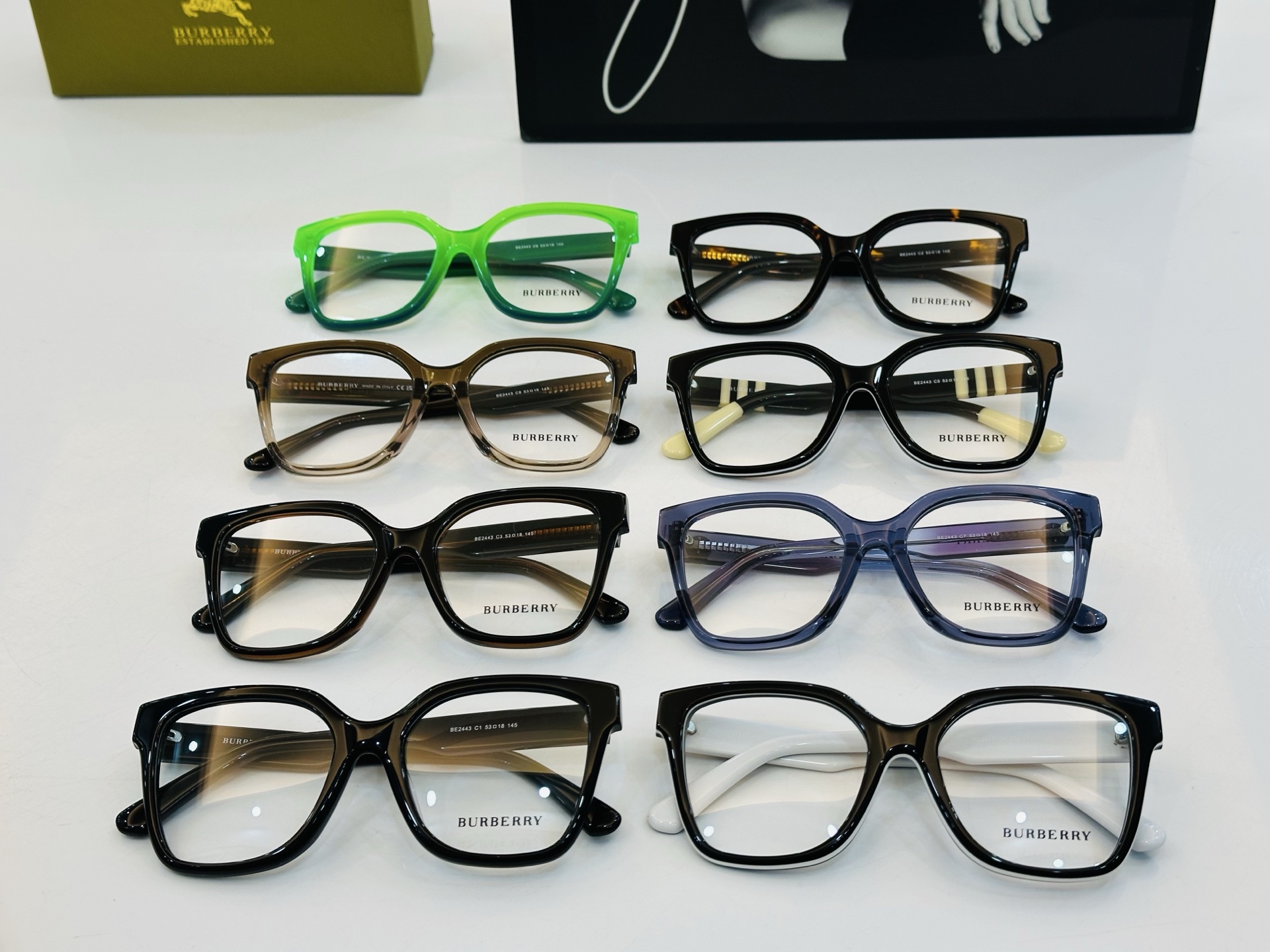 新款 BURBERR*🔻巴家 BE2443 百搭镜架Size：53口18-145 高品质 到货 🌲🌲🌲Z