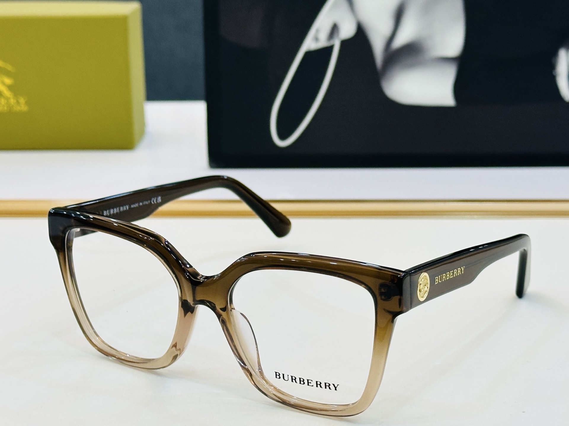 新款 BURBERR*🔻巴家 BE2443 百搭镜架Size：53口18-145 高品质 到货 🌲🌲🌲Z
