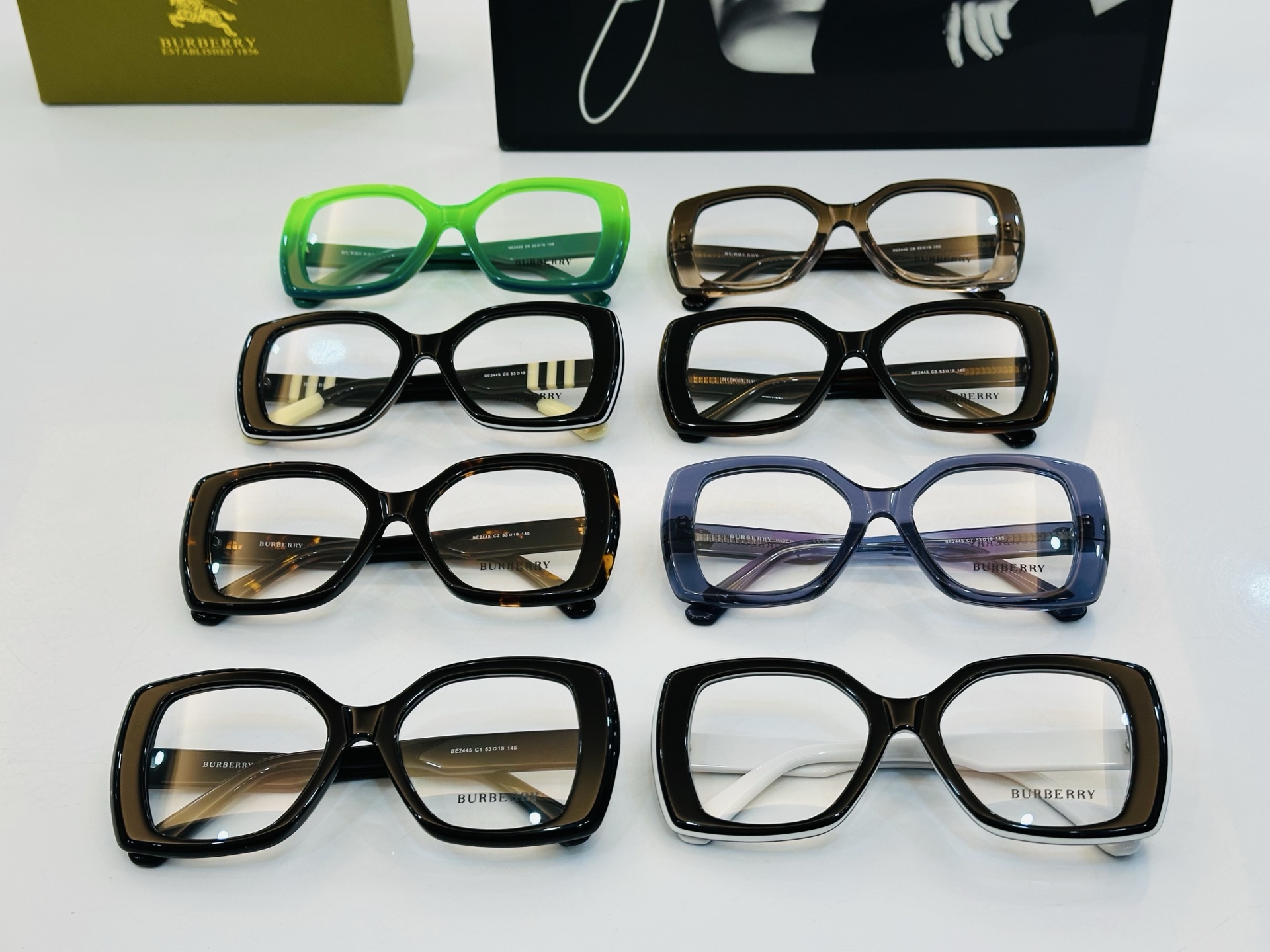 新款 BURBERR*🔻巴家 BE2445  百搭镜架Size：53口19-145 高品质 到货 🌲🌲🌲