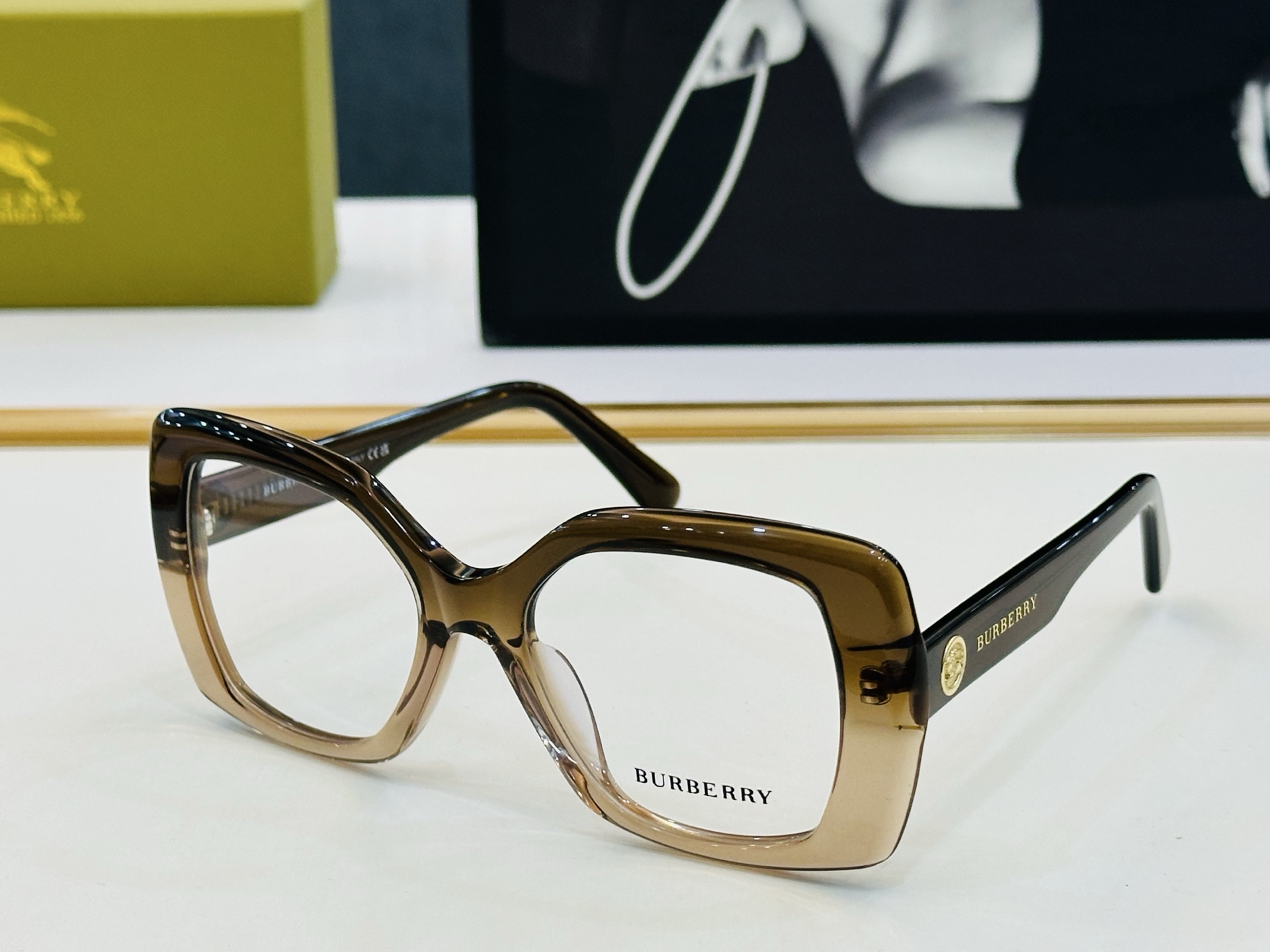 新款 BURBERR*🔻巴家 BE2445  百搭镜架Size：53口19-145 高品质 到货 🌲🌲🌲