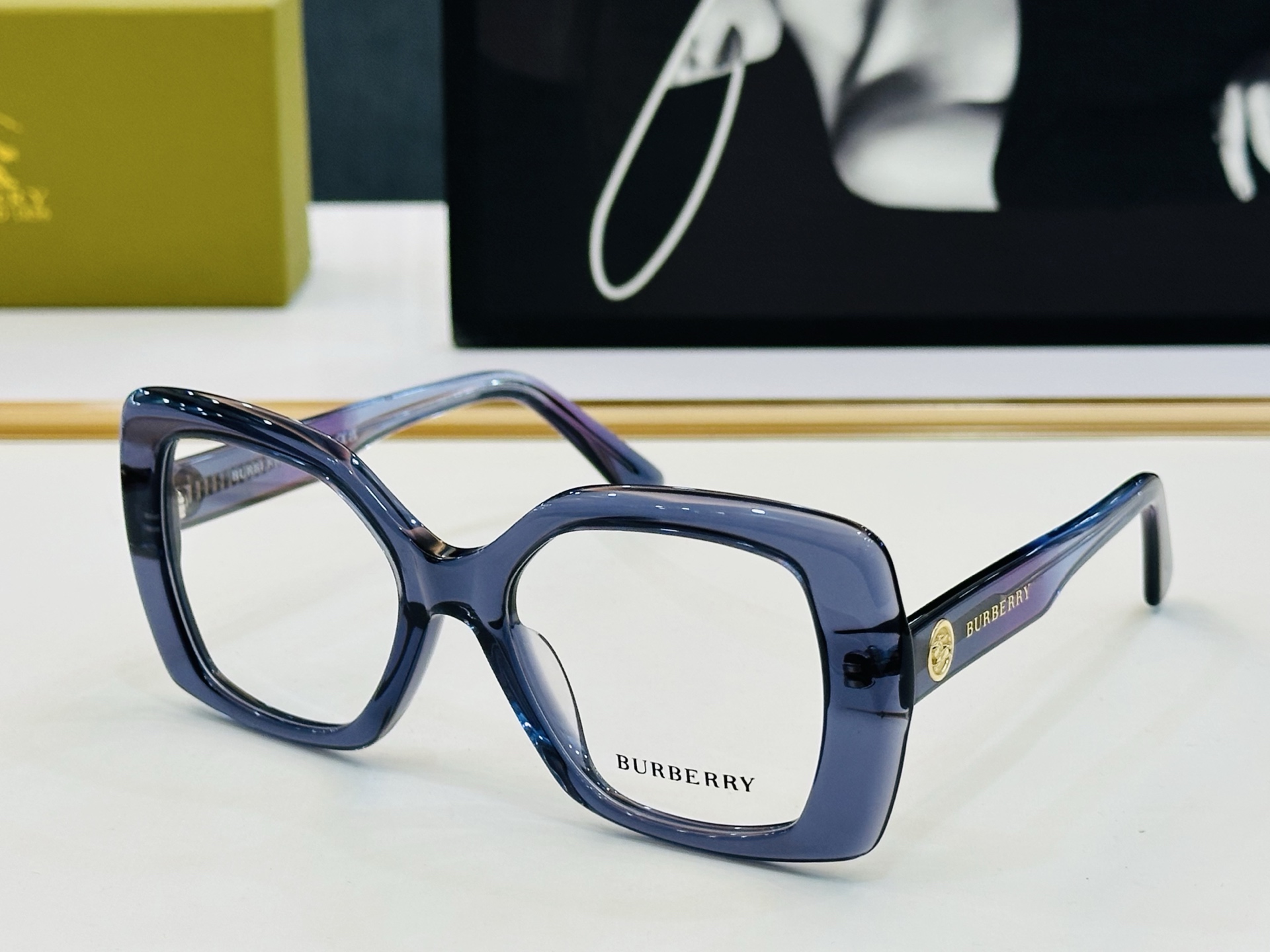 新款 BURBERR*🔻巴家 BE2445  百搭镜架Size：53口19-145 高品质 到货 🌲🌲🌲