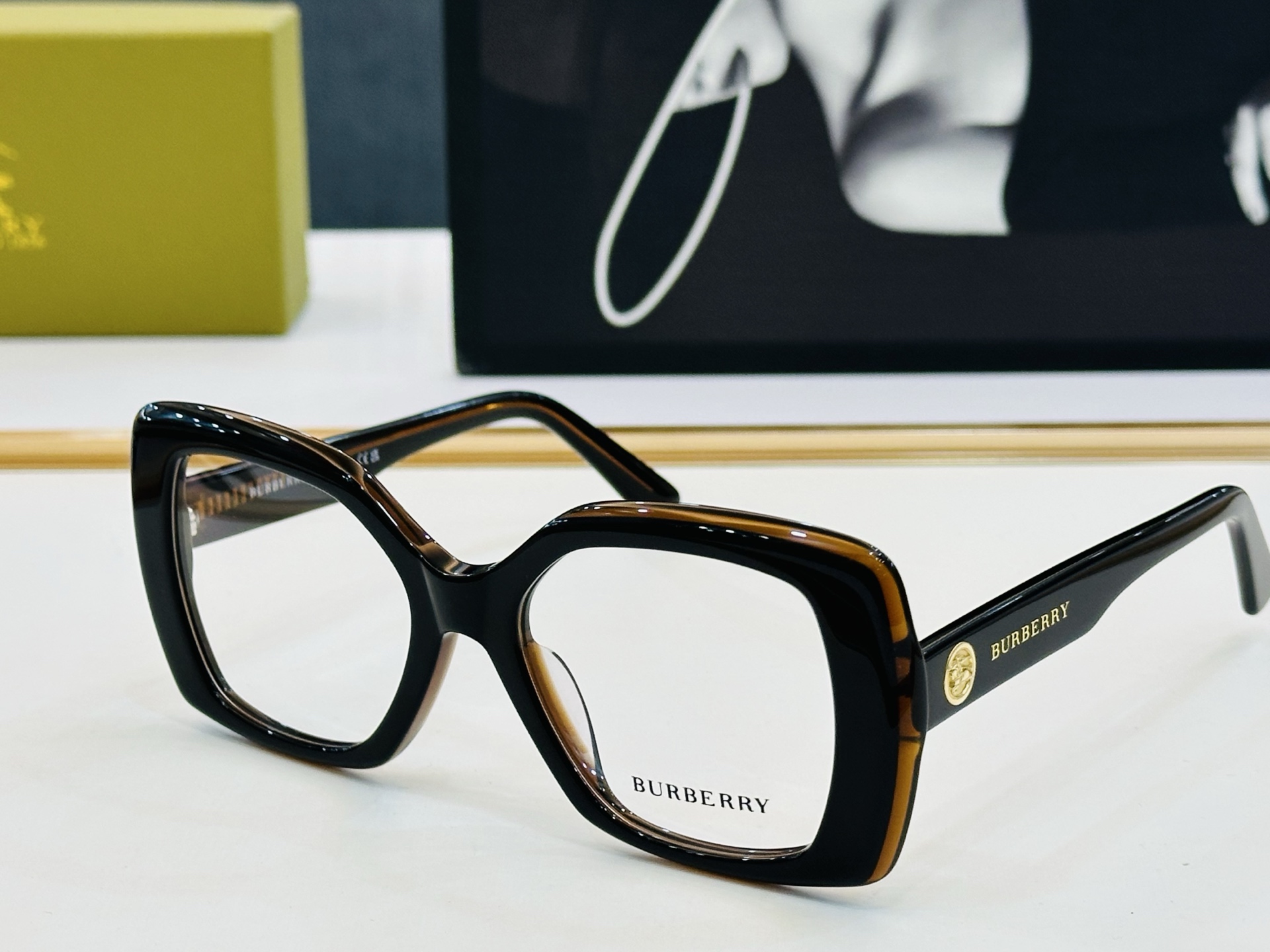 新款 BURBERR*🔻巴家 BE2445  百搭镜架Size：53口19-145 高品质 到货 🌲🌲🌲