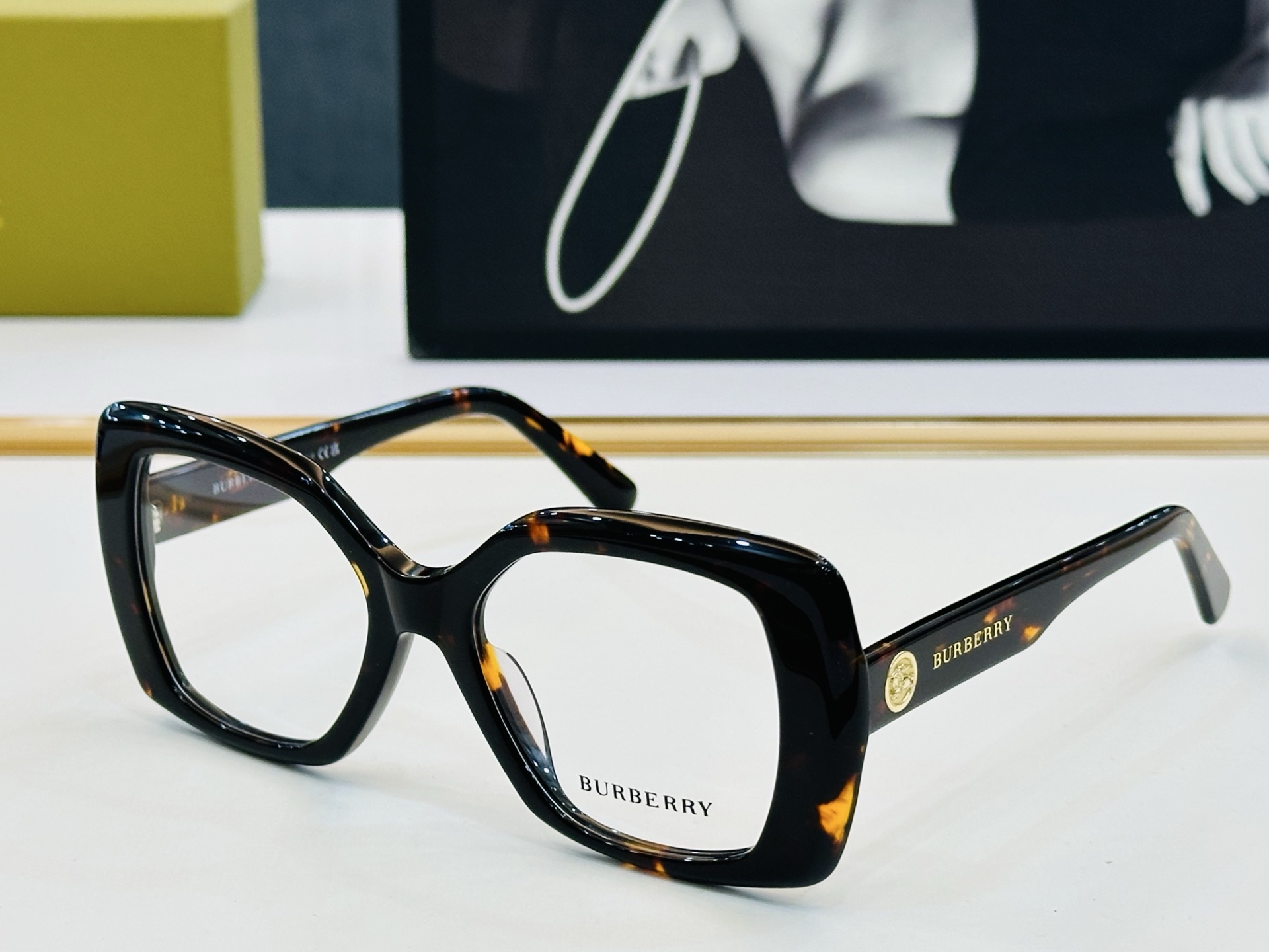新款 BURBERR*🔻巴家 BE2445  百搭镜架Size：53口19-145 高品质 到货 🌲🌲🌲