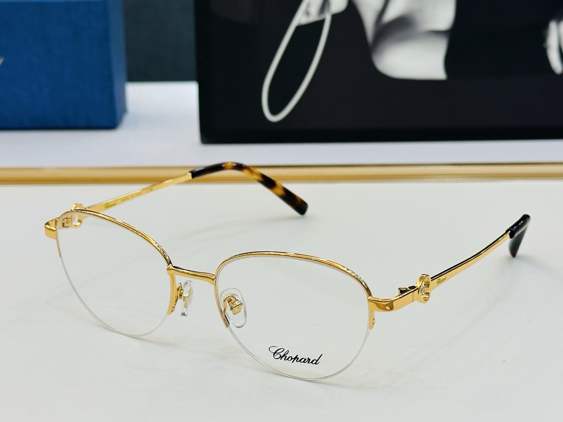 原版 ChoPard肖邦 MODEL VCHF37J Size：54口19-145 以现代时尚的设计风格