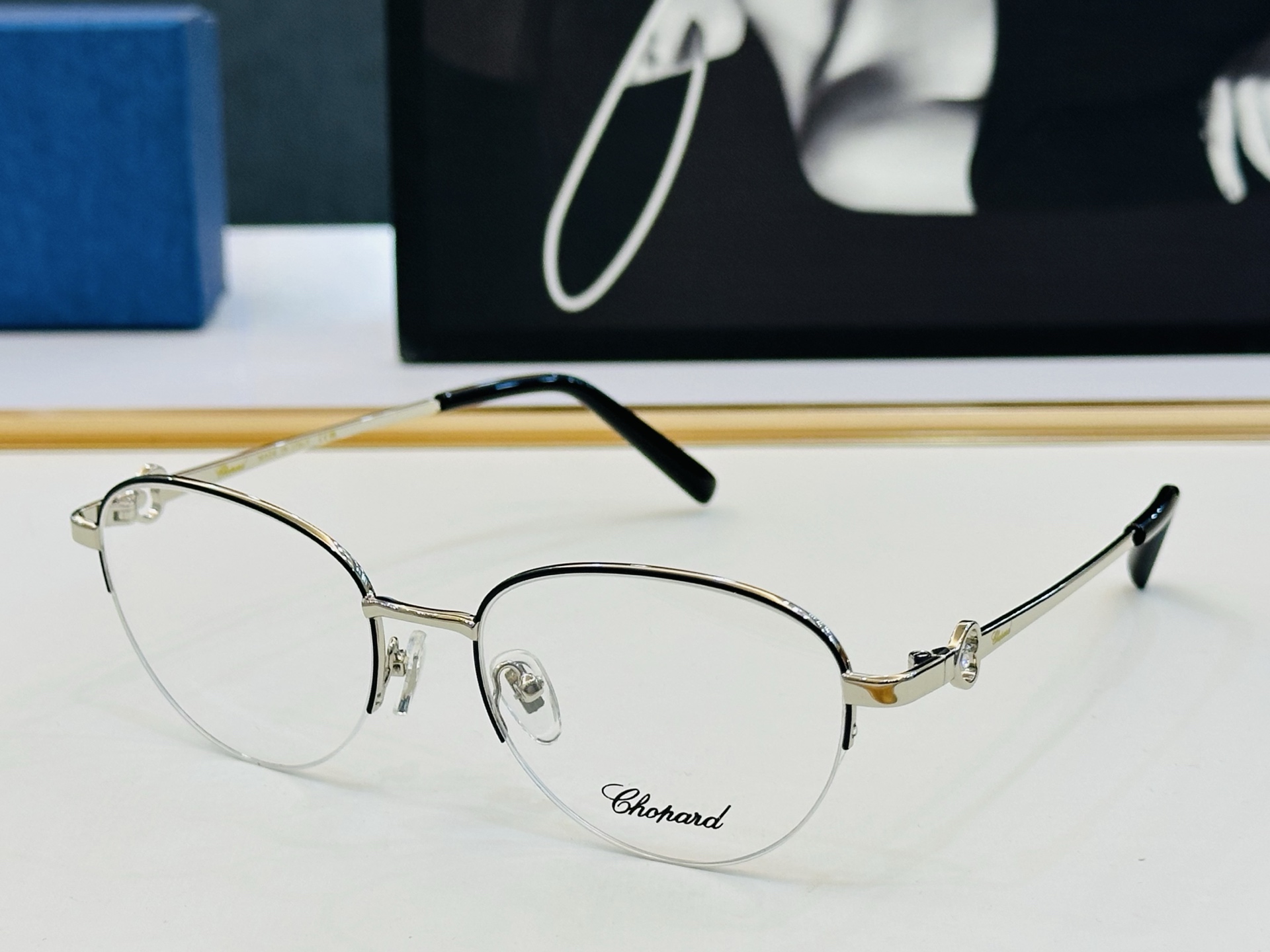 原版 ChoPard肖邦 MODEL VCHF37J Size：54口19-145 以现代时尚的设计风格