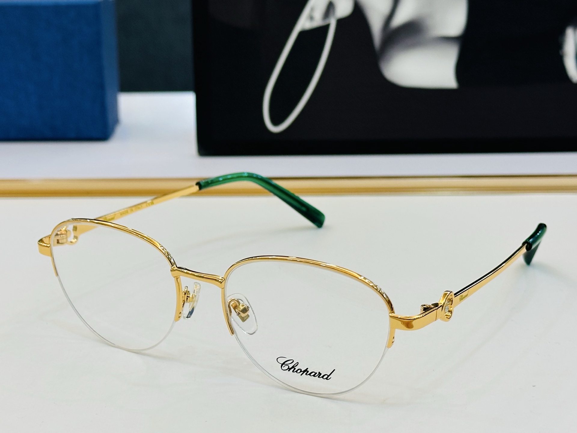 原版 ChoPard肖邦 MODEL VCHF37J Size：54口19-145 以现代时尚的设计风格