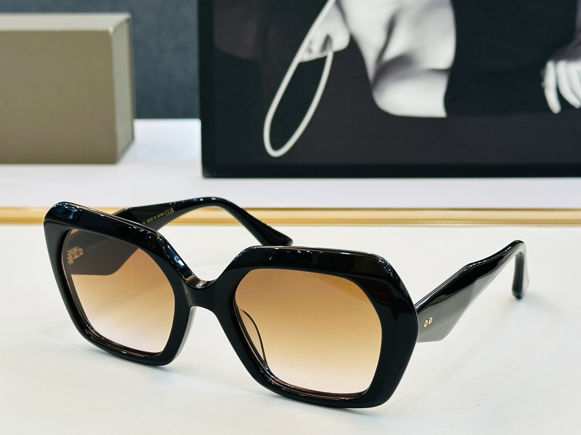 官网款 DlT* 迪塔 DTS724   Size：55口21-145 意大利最新原单货 得意得意男款太