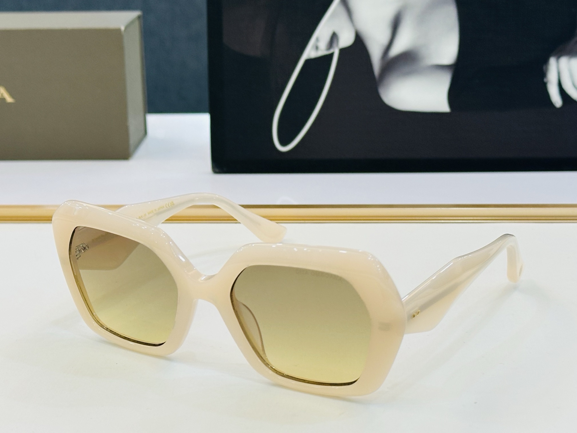 官网款 DlT* 迪塔 DTS724   Size：55口21-145 意大利最新原单货 得意得意男款太