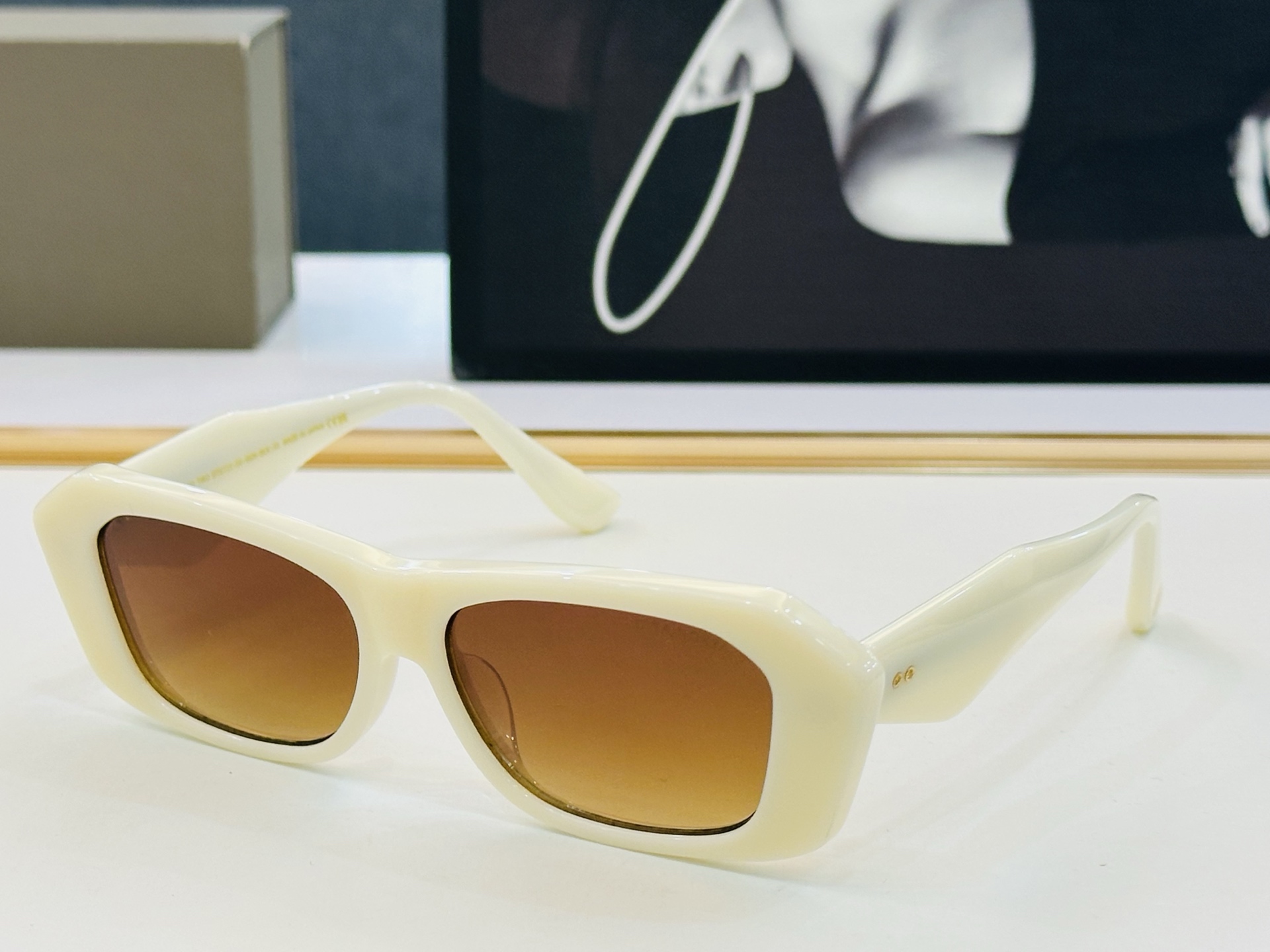 官网款 DlT* 迪塔 DTS725    Size：55口14-145 意大利最新原单货 得意得意男款