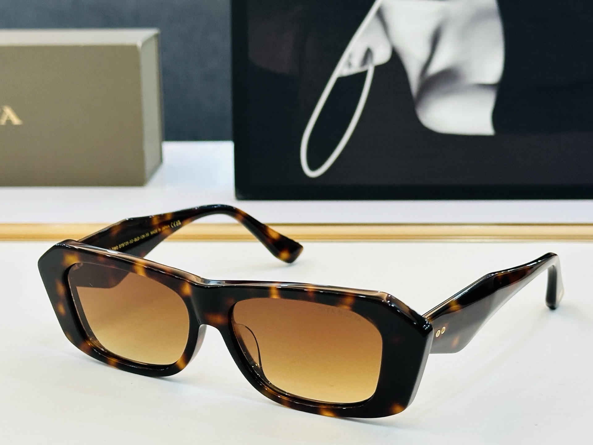 官网款 DlT* 迪塔 DTS725    Size：55口14-145 意大利最新原单货 得意得意男款