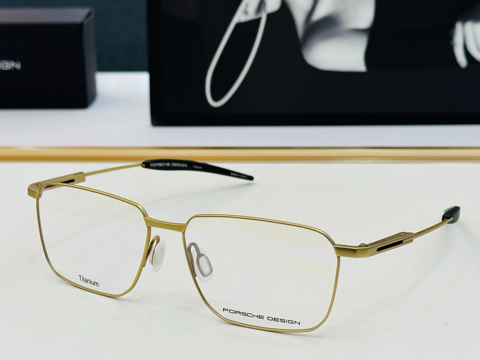 🌞保时家  Size：57口15-144   高档款💝得意超轻款 m配光镜 钛架 